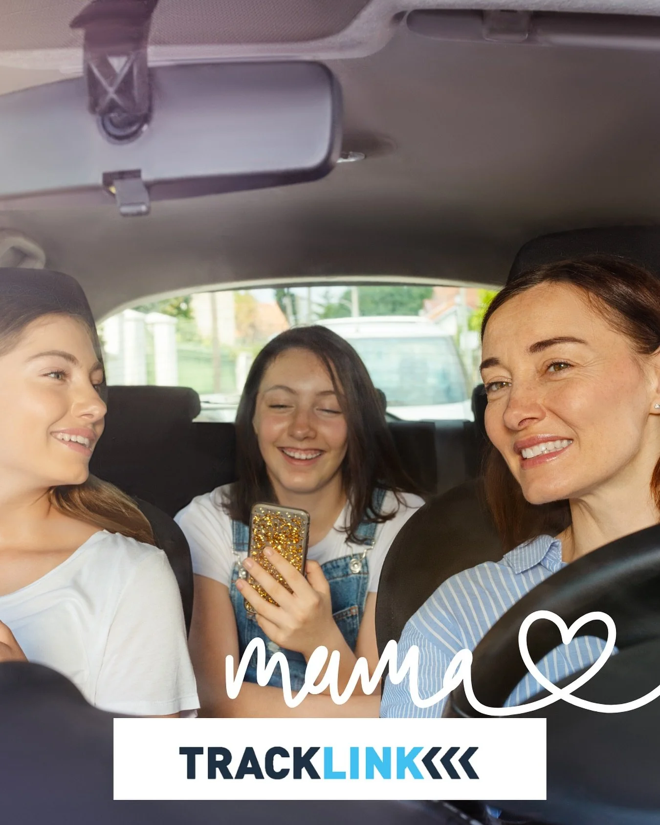 En Tracklink, proteger es parte de nuestro ADN&mdash;y hoy celebramos a quienes mejor lo hacen: las mam&aacute;s.

Gracias por ser gu&iacute;a, refugio y amor incondicional en cada paso del camino.
Este D&iacute;a de la Madre, les enviamos un abrazo 