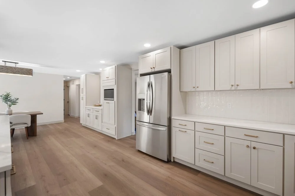 Scenic Hill Flip: Kitchen