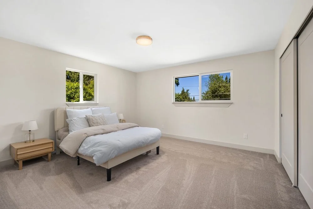 Scenic Hill Flip: Bedroom
