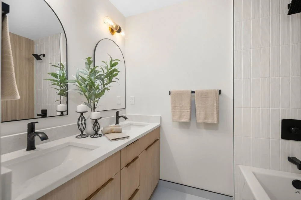Scenic Hill Flip: Bathroom vanity