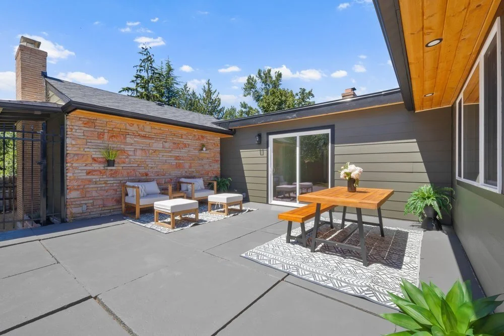 Scenic Hill Flip: Patio