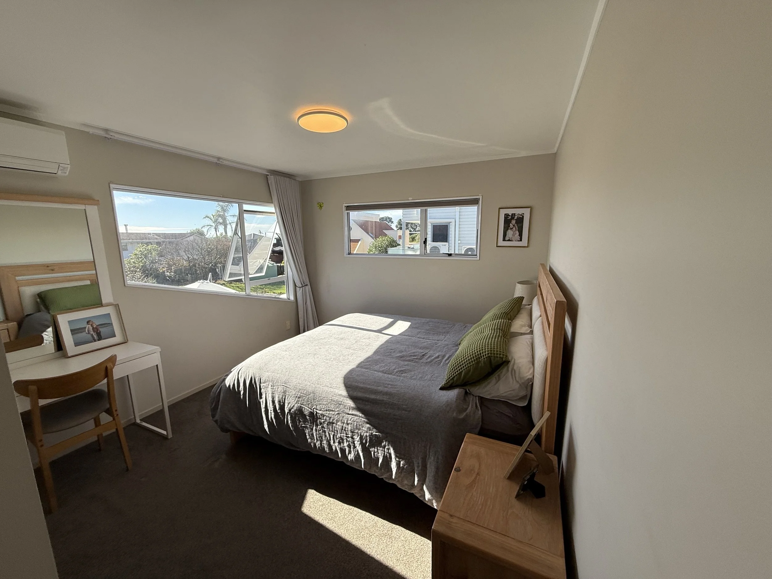 Upstairas King bed