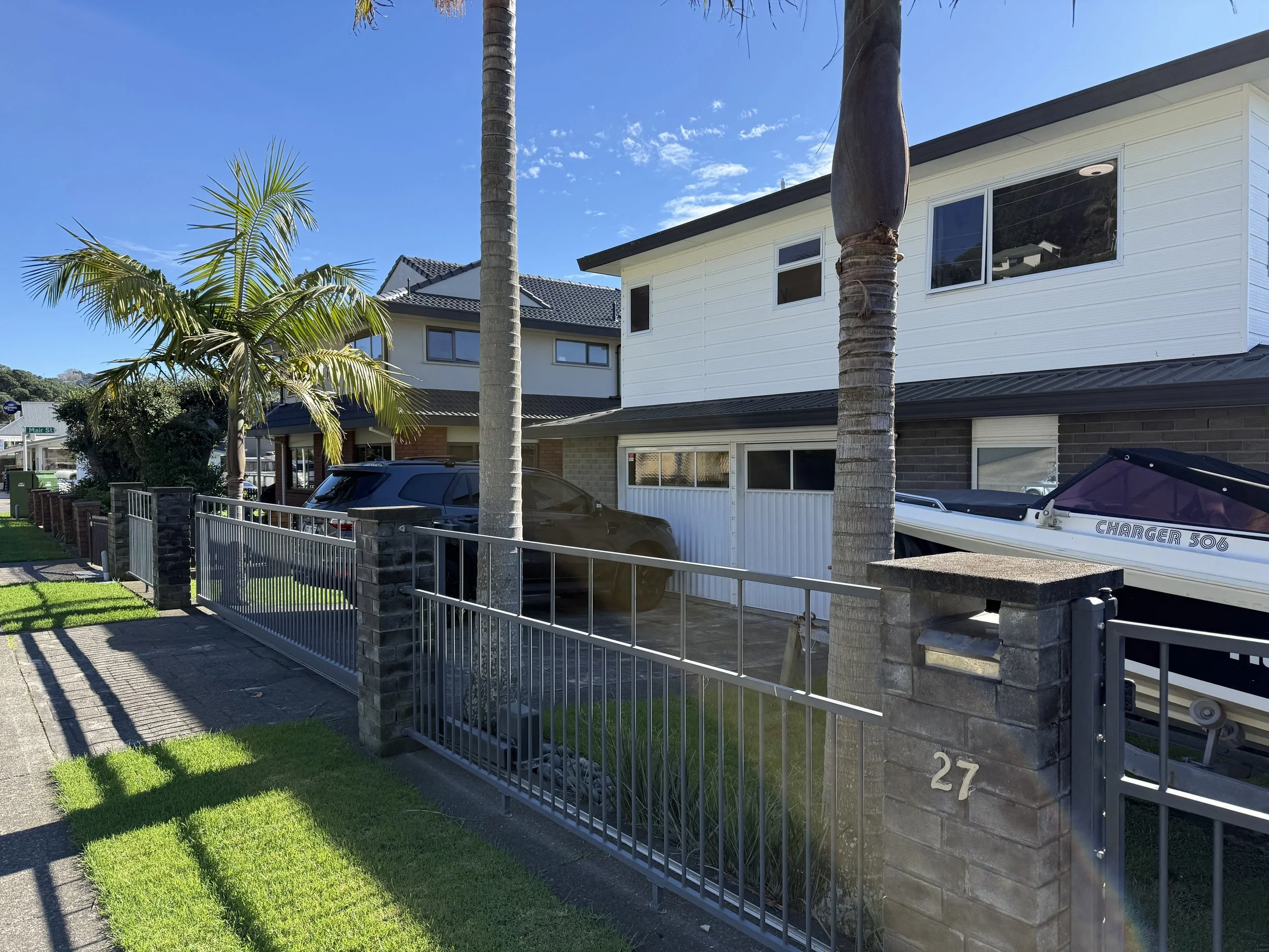 Front entrance very close to Ohope shops & surf club