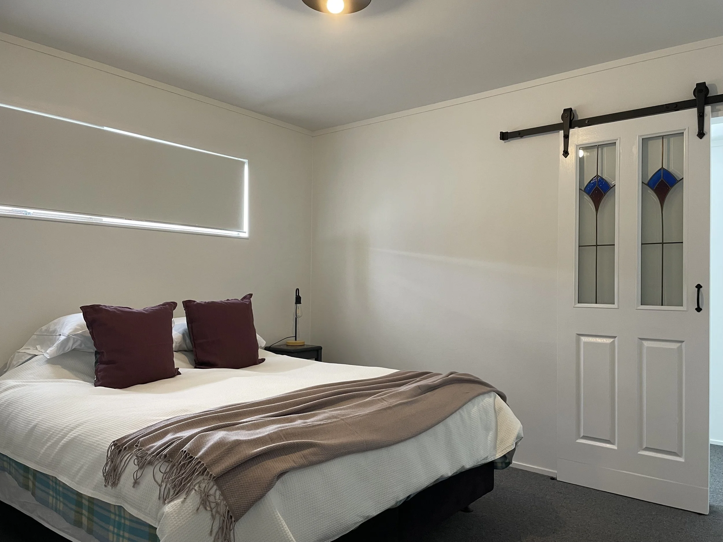 Master Queen bedroom - single through sliding door