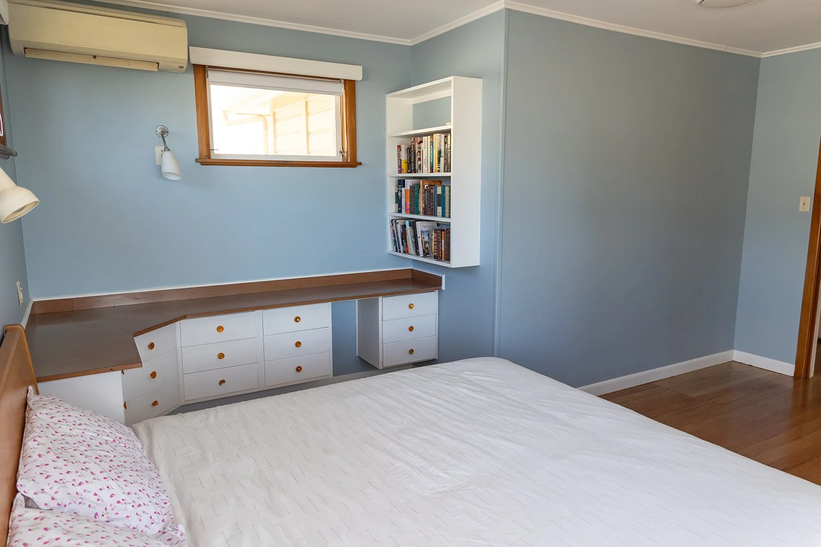 master king built in storage