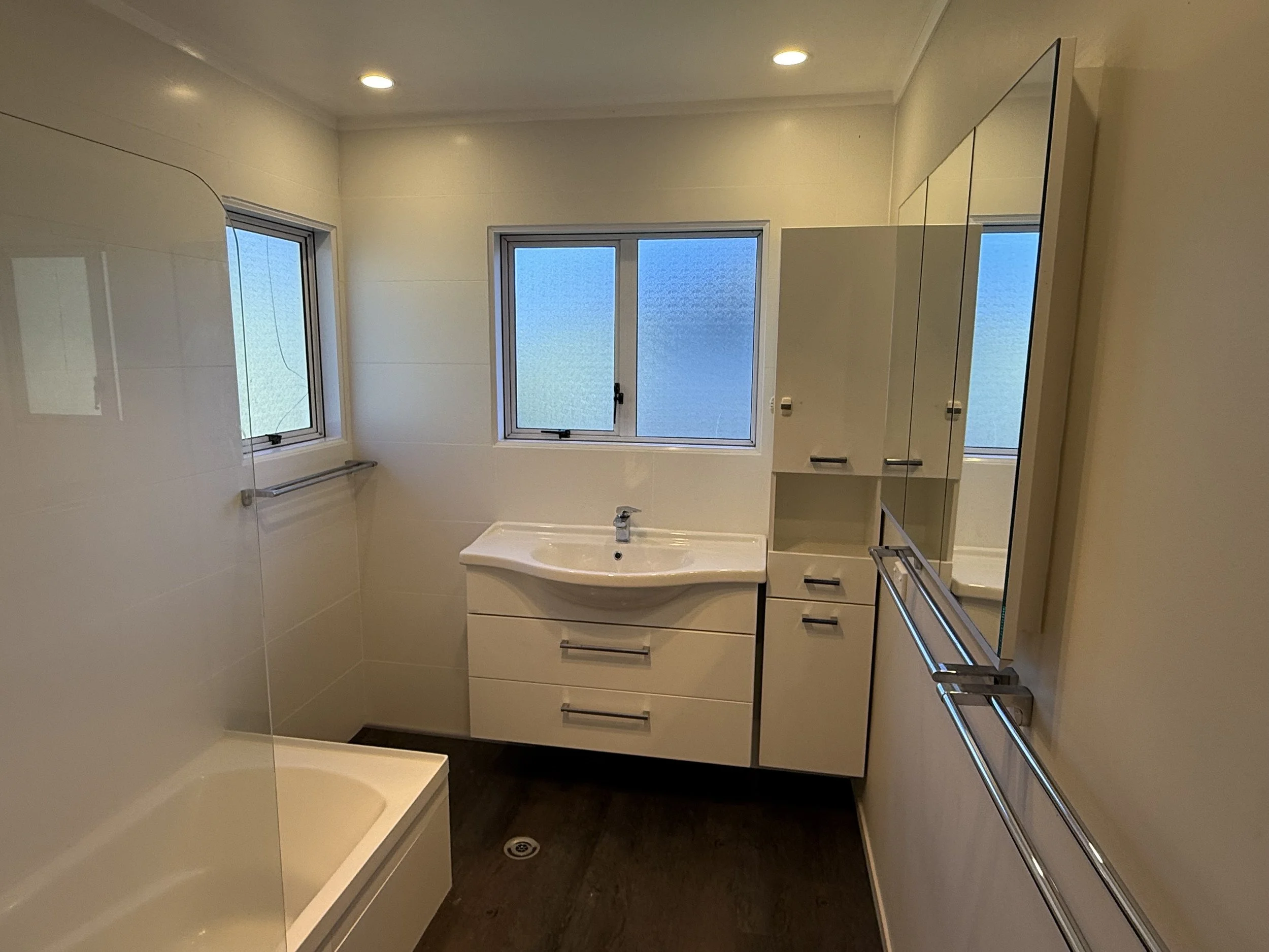 upstairs bathroom with shower over bath - separate toilet