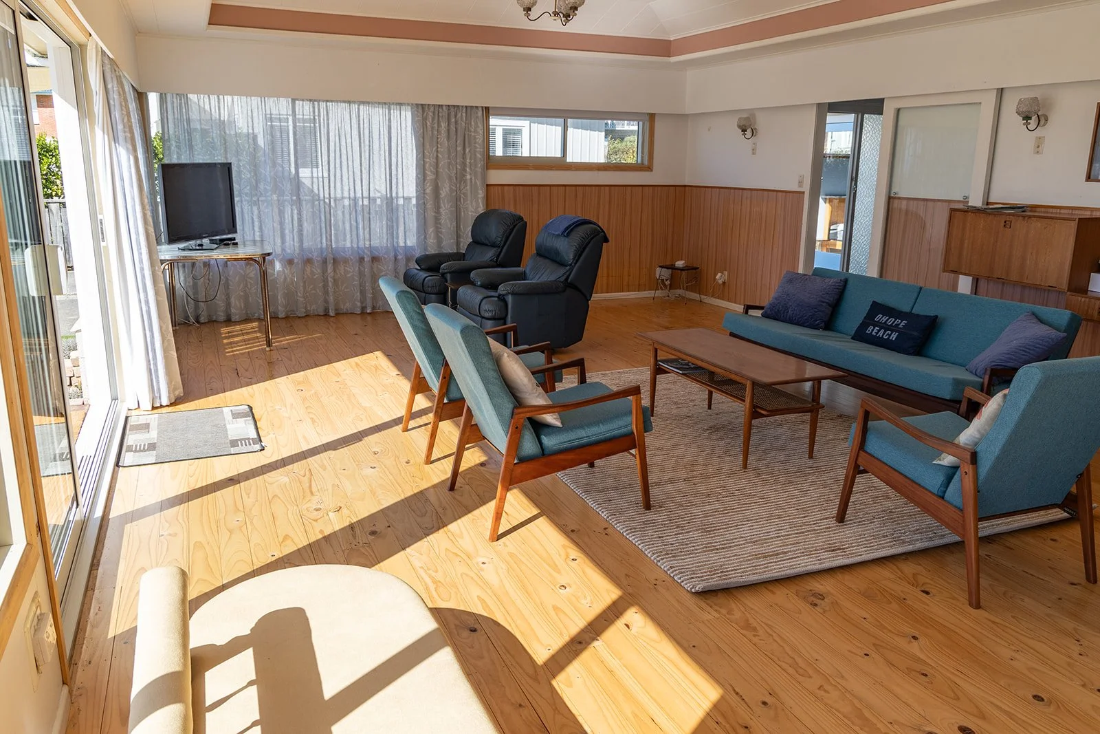 lounge - entrance