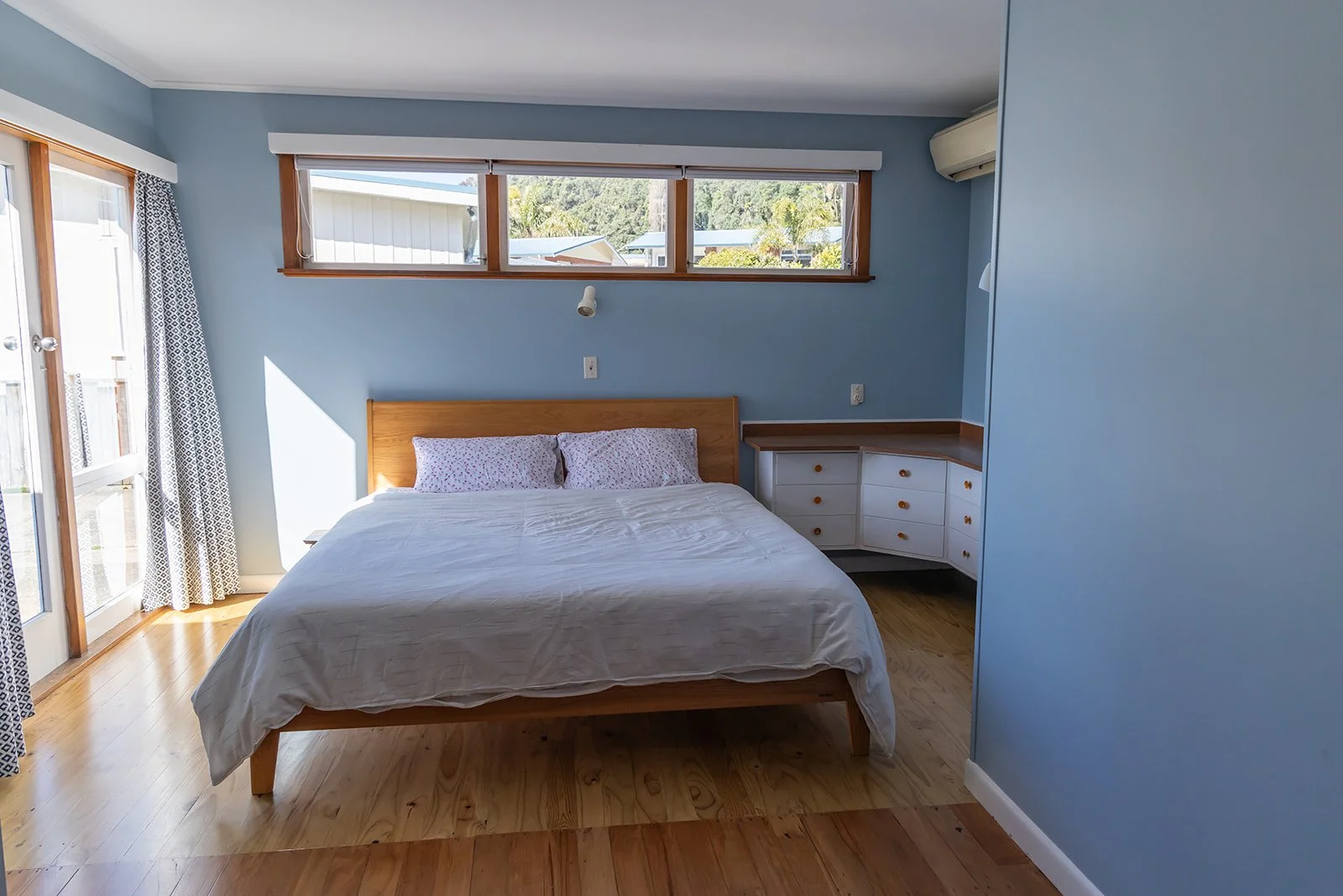 master king bedroom- access to outdoors