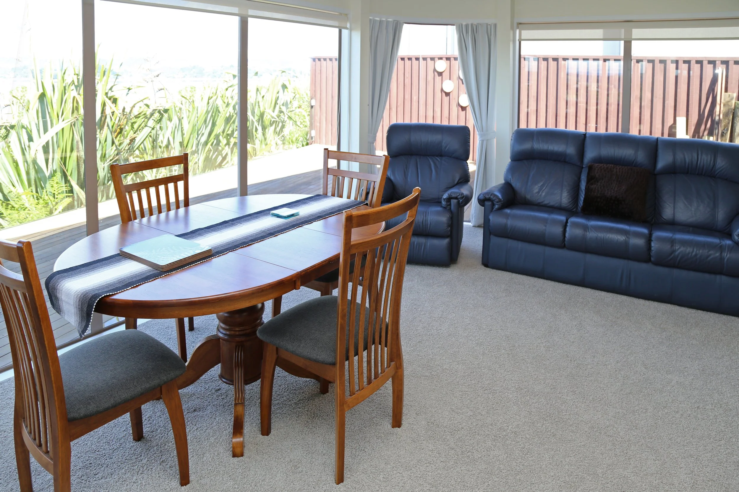 dining - 2nd lounge area