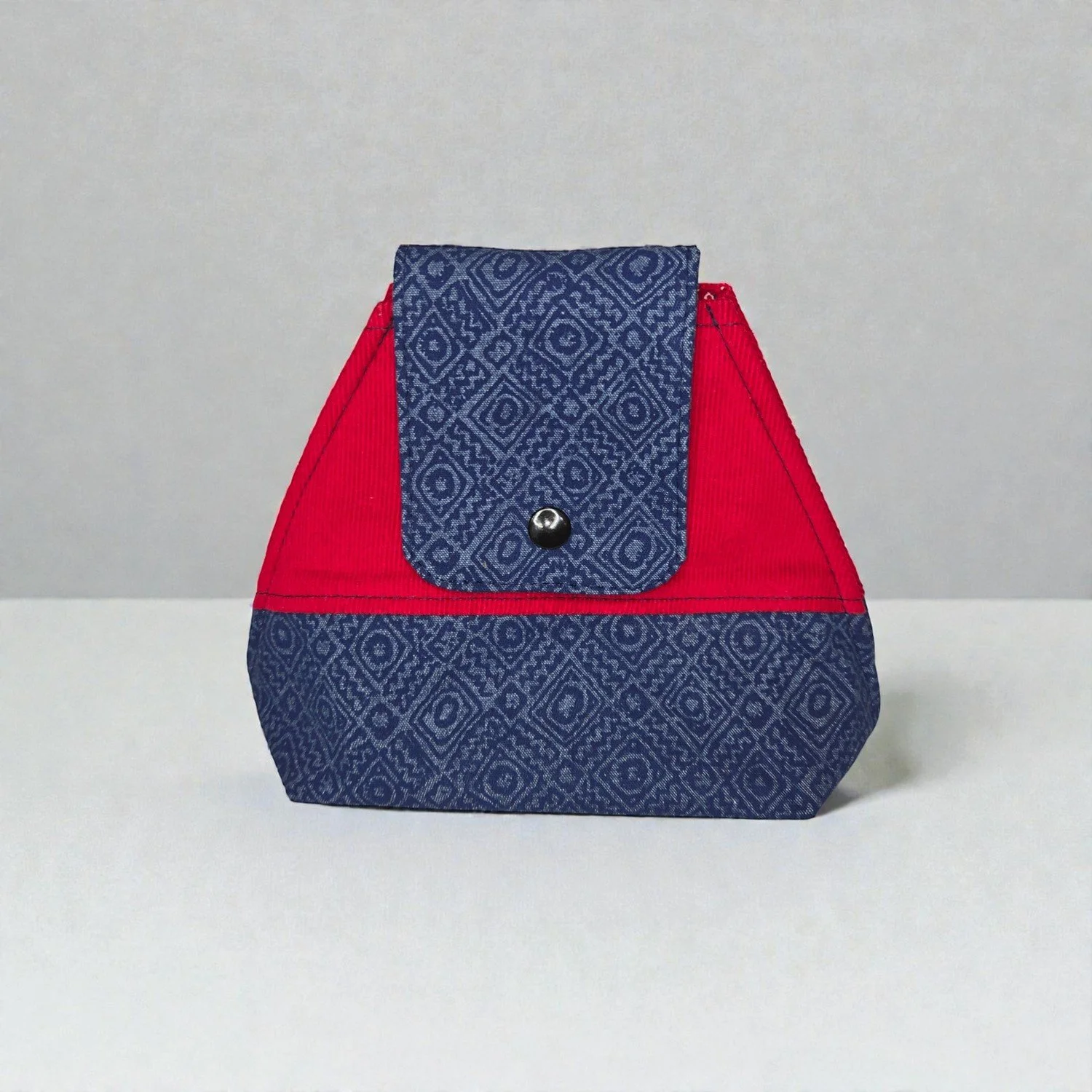 Pyramid Pouch - Blue/Red