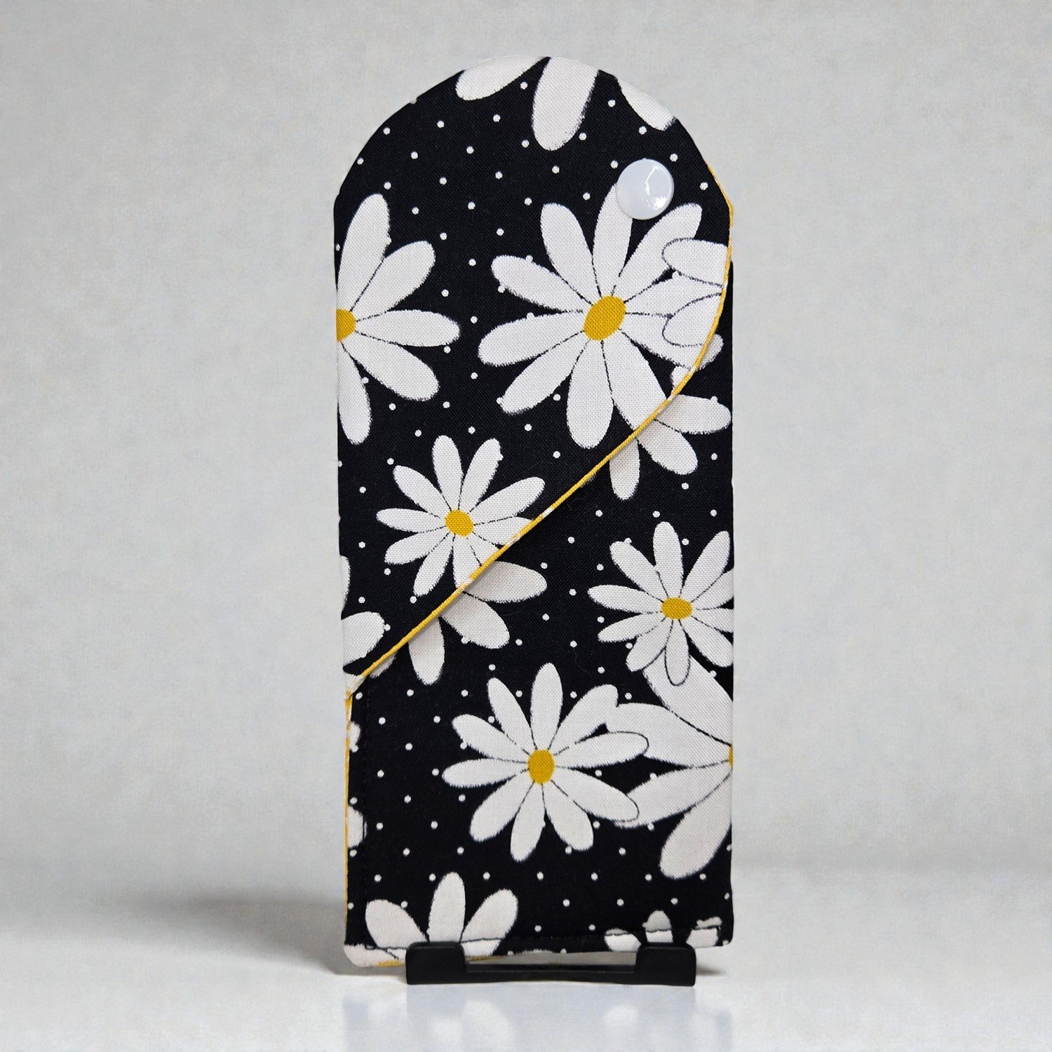 Heart Eyeglass Case - White Daisies