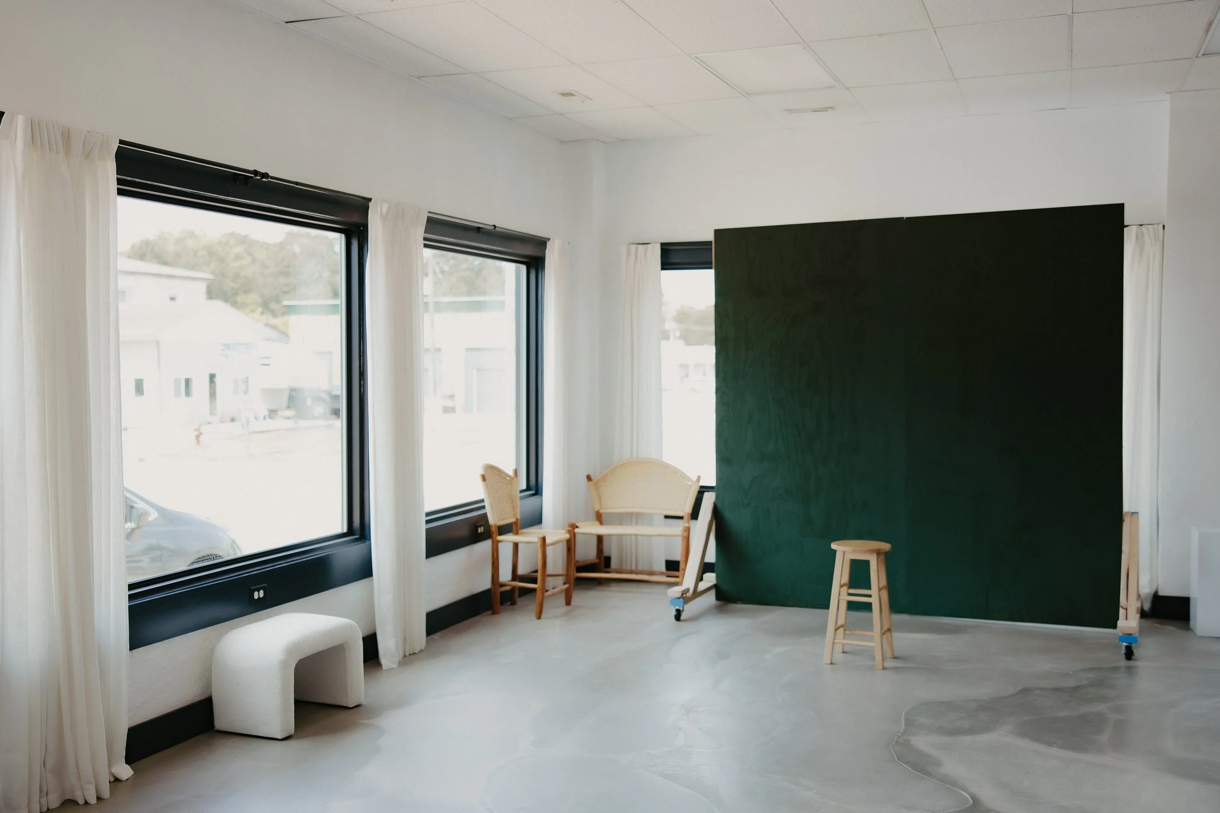 THE LIGHT ROOM_--HANNAH HEYEN PHOTOGRAPHY 2025_19.jpg