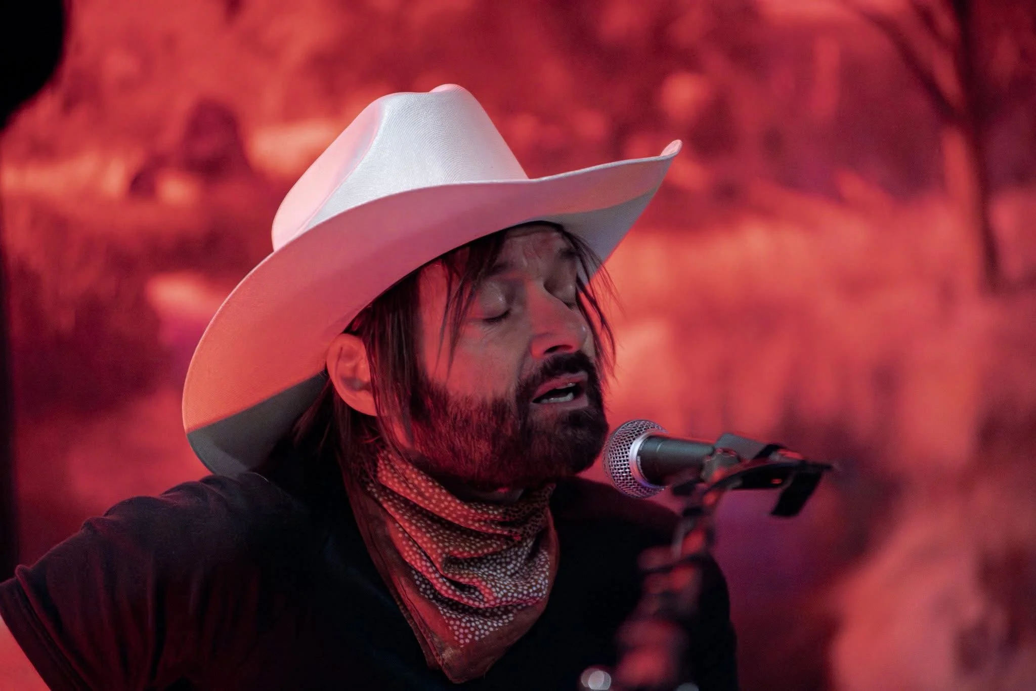 John Stokes - ’Just Broke’ - A Heart Felt song of humanity. Songwriters In The Round - McCrossin’s Mill, Uralla NSW 