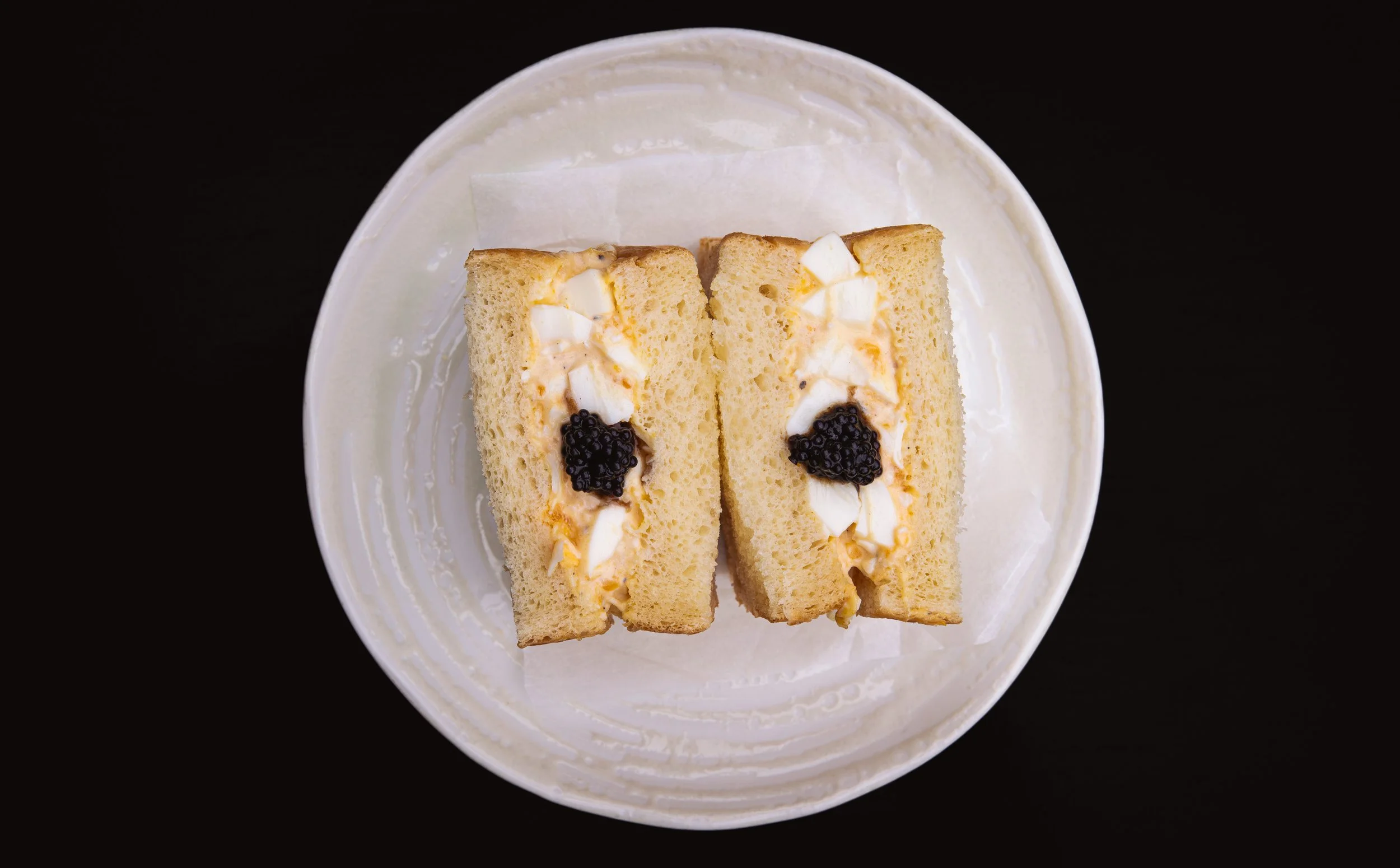 Egg sandiwch with caviar