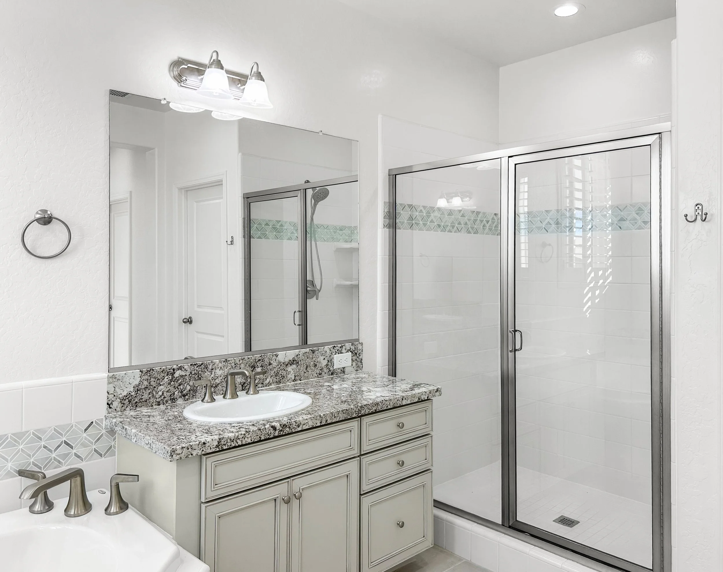 It&rsquo;s all in the details 🧼🫧

#RealEstateMedia #LuxuryRealEstate #BathroomDesign #BayArea