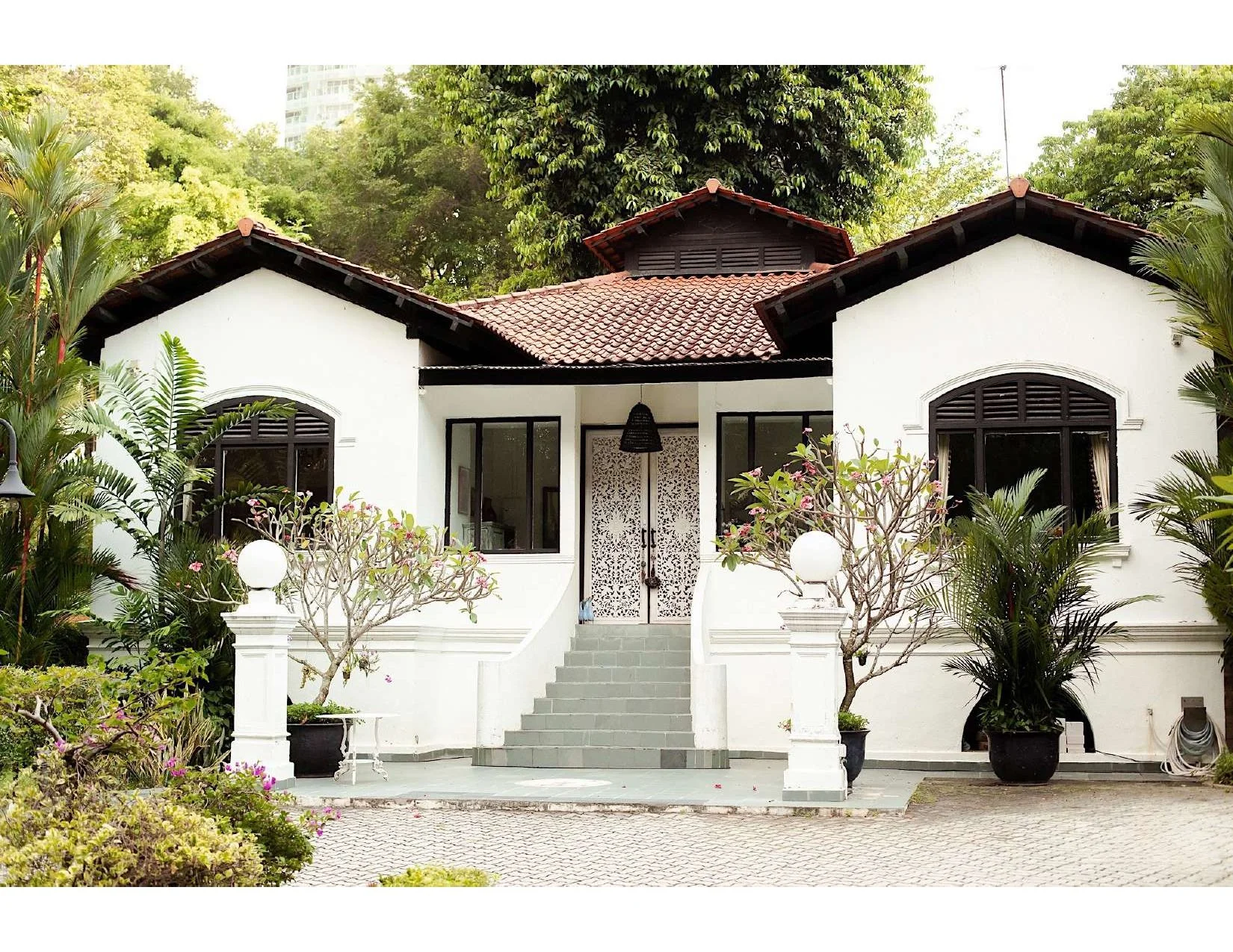 Black & White House Venue Image_pages-to-jpg-0006.jpg