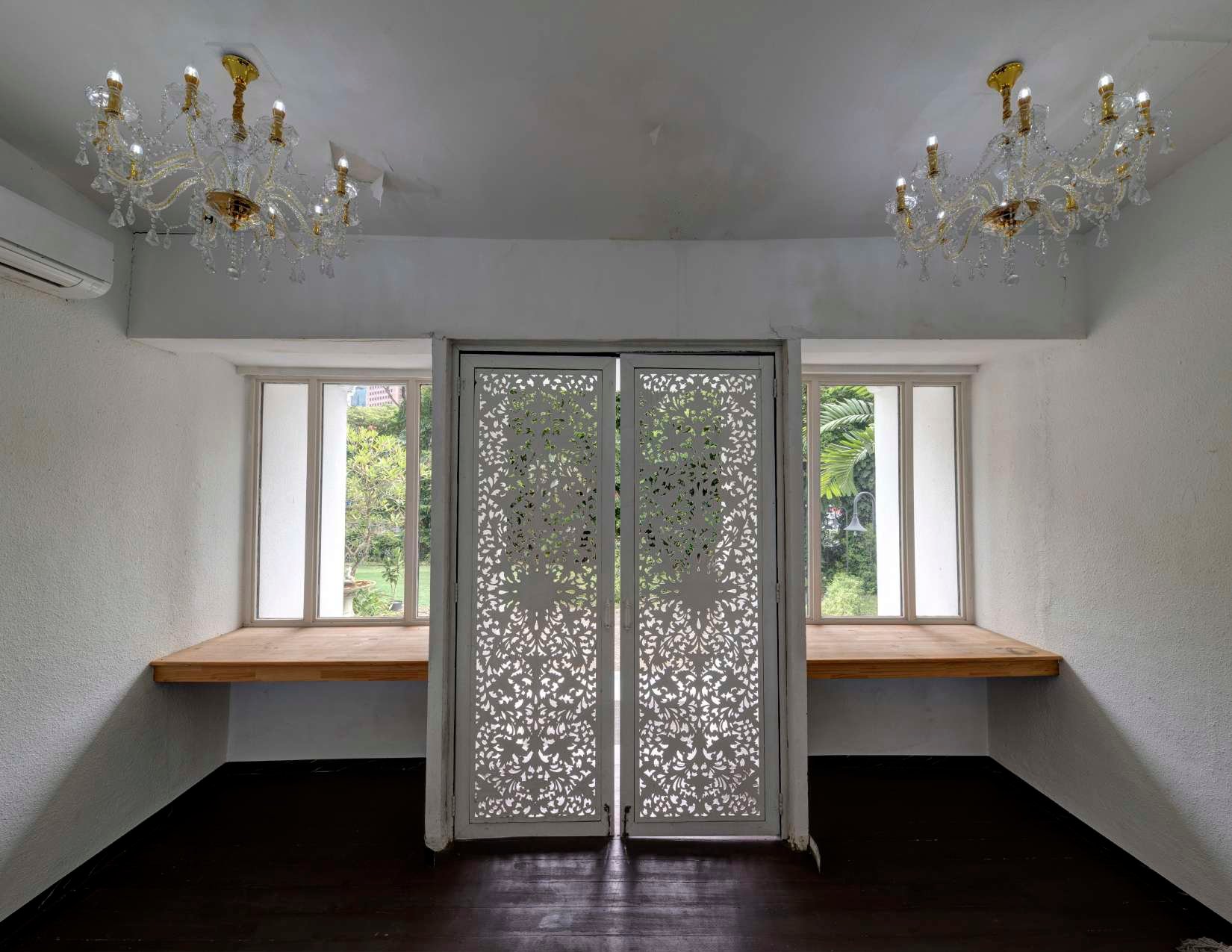 Black & White House Venue Image_pages-to-jpg-0007.jpg