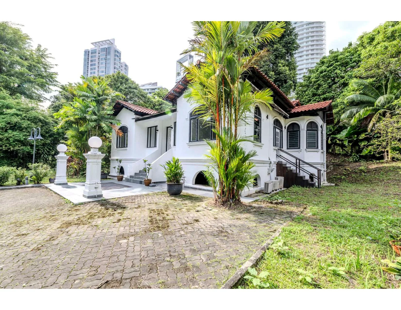 Black & White House Venue Image_pages-to-jpg-0003.jpg