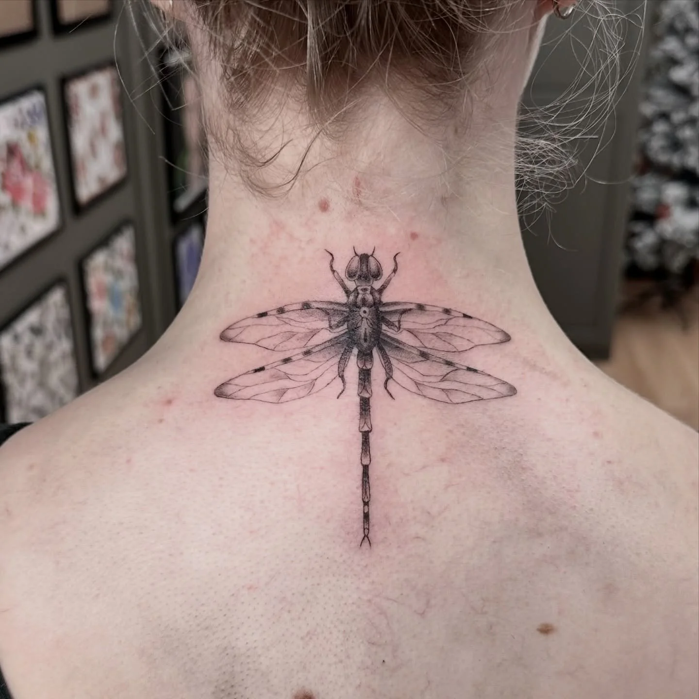 Some neck bugs! 🦋 

&bull;
&bull;
&bull;

#dragonflytattoo #butterflytattoo #bugtattoo #necktattoo #finelinetattoo