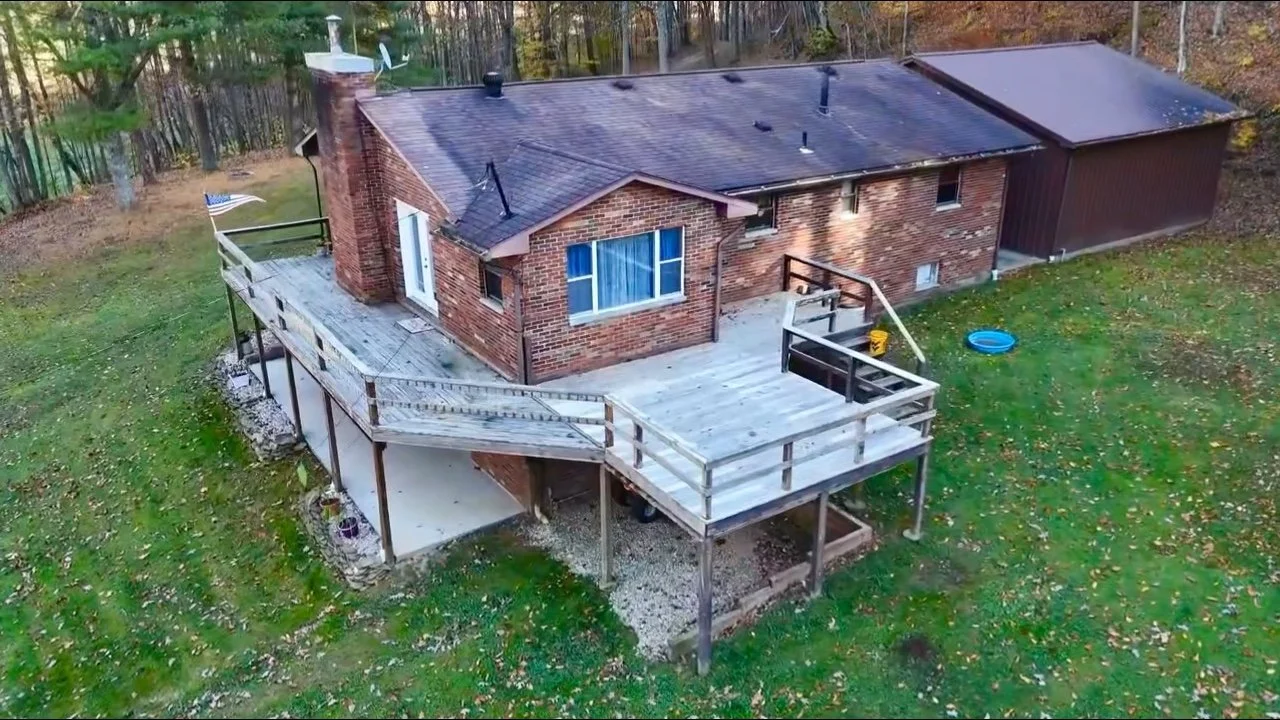 Real Estate Byrd Rear Deck.JPG