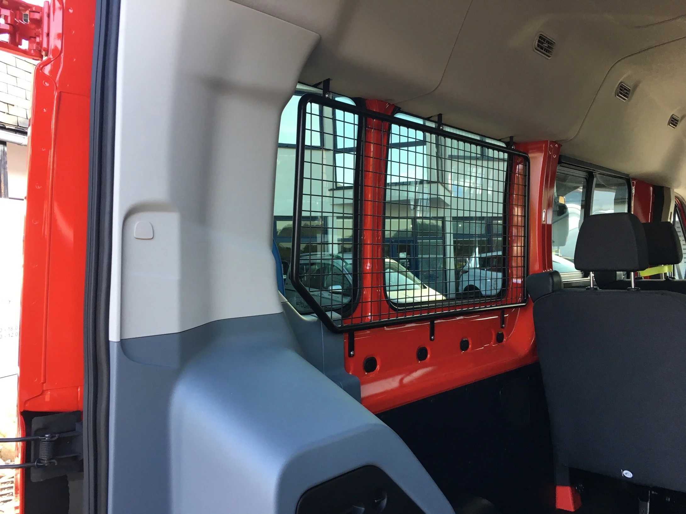 Ford Transit L3 - mříže do zavazadlového prostoru -b.jpg