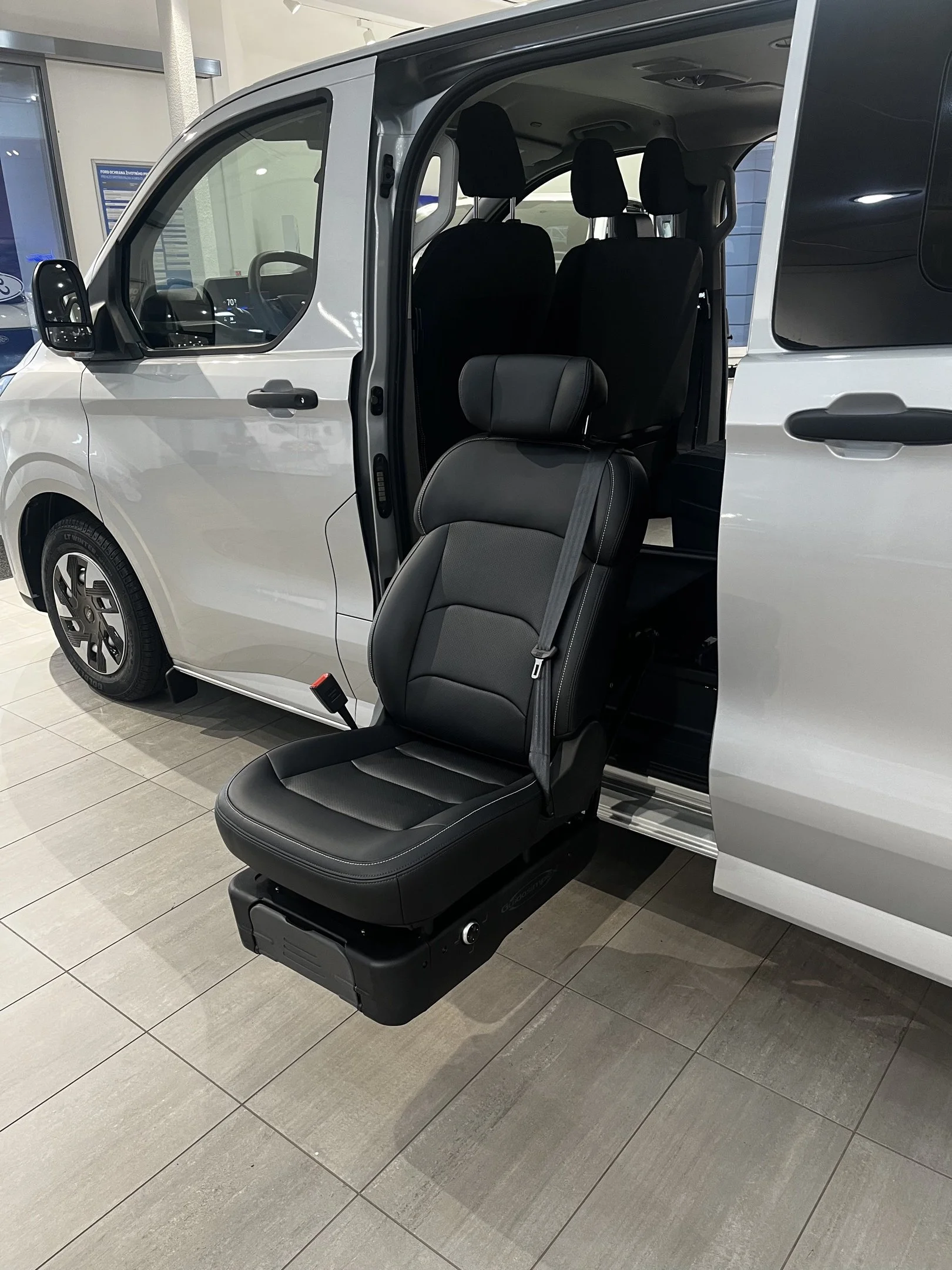 elektrické sedadlo, vlevo a vpravo,  Ford Custom, 01/2025