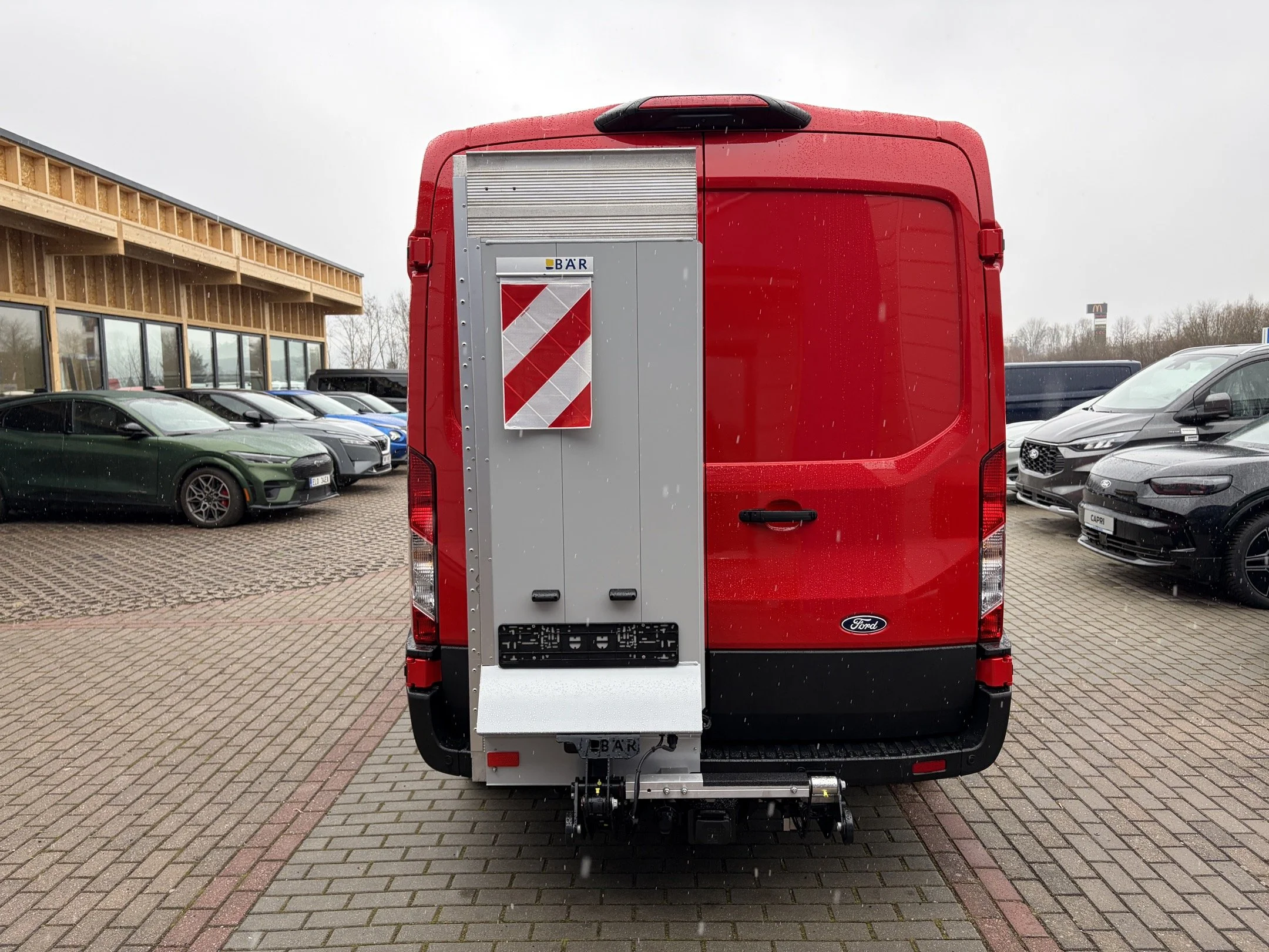čelo hydraulické, 350kg,levé dveře, E-Transit