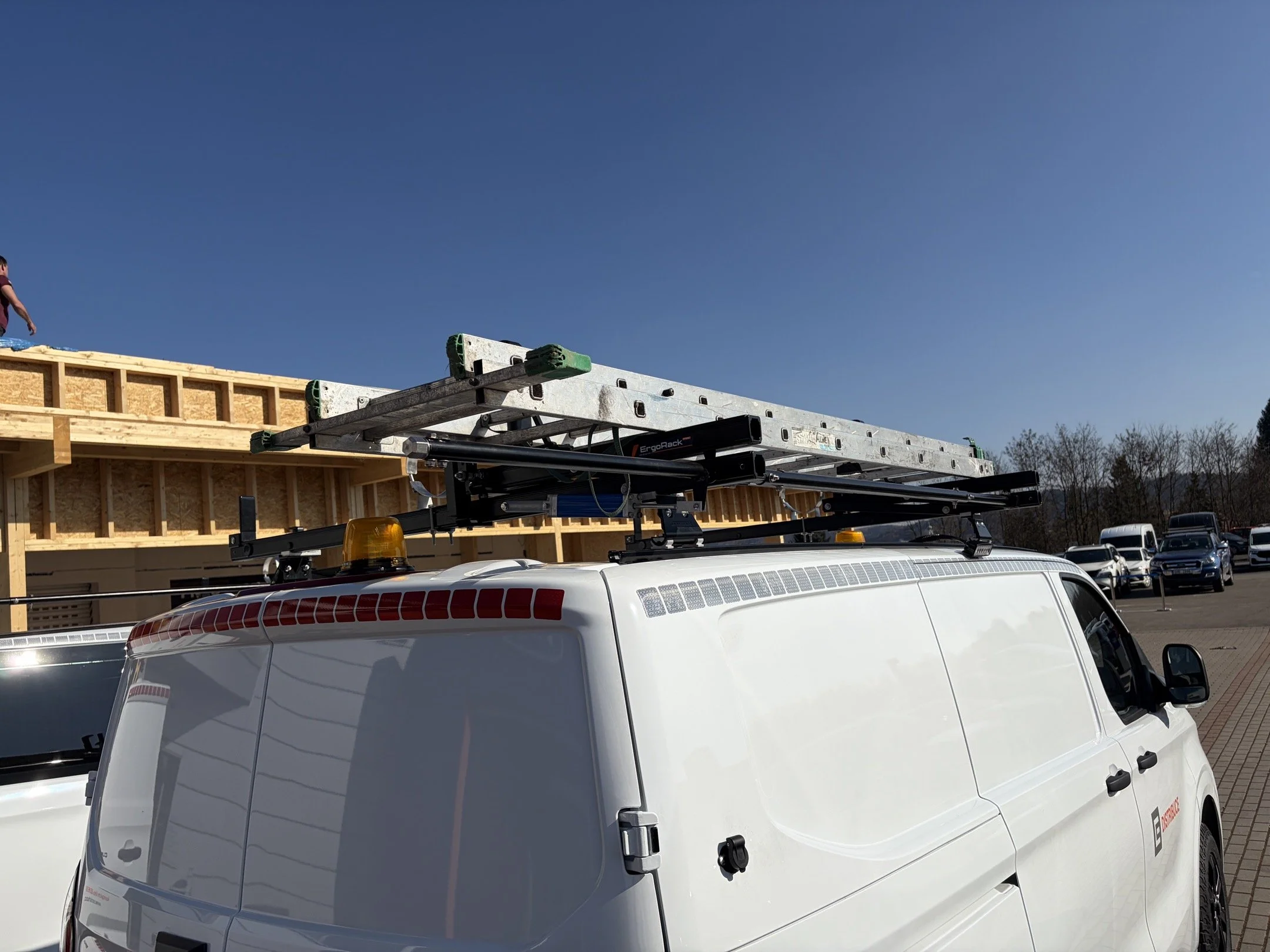 Stření nosič PDE - ErgoRack, sklopný do boku, fixace žebříku