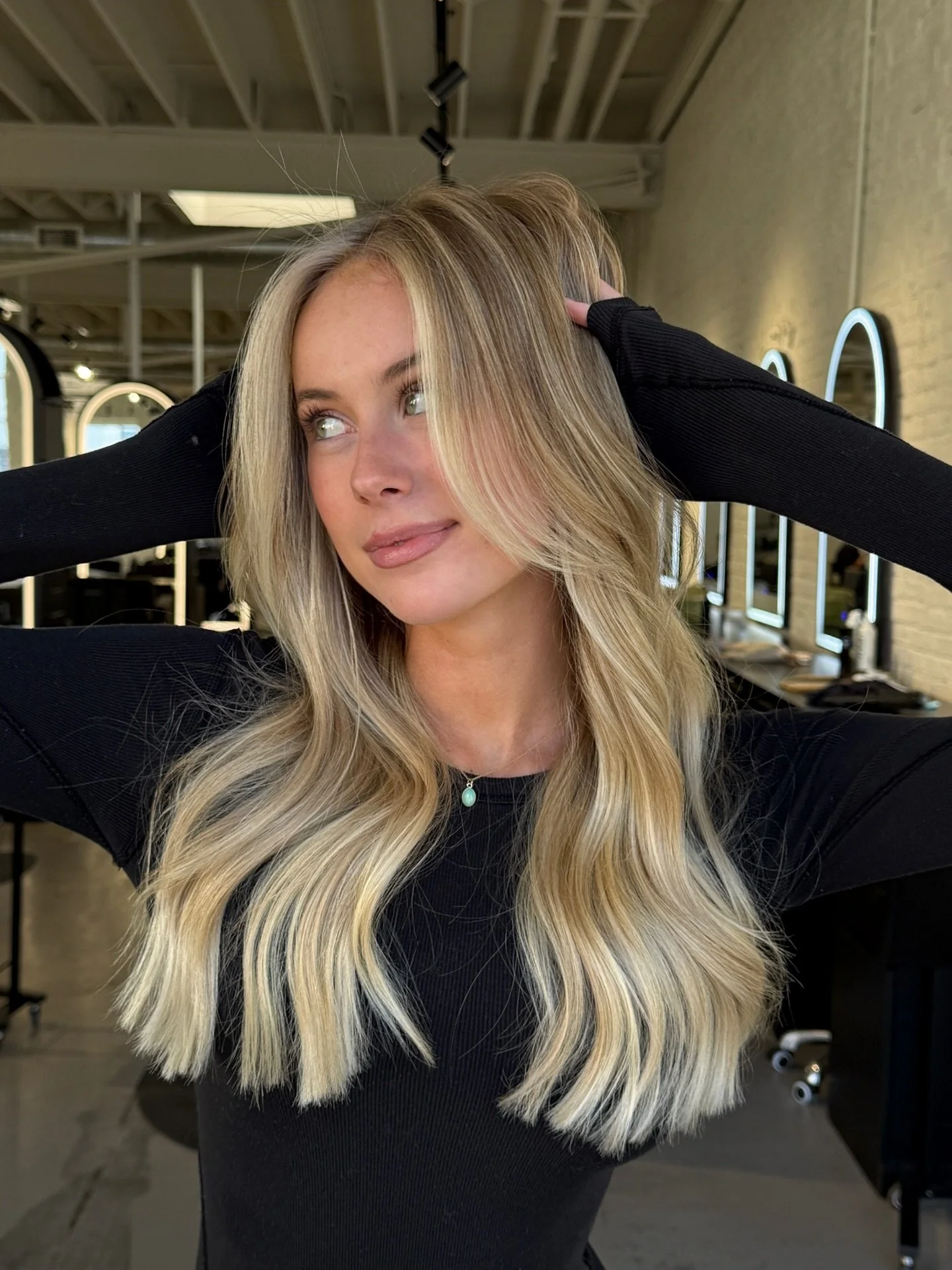 You don&rsquo;t HAVE to go darker this season&hellip;. 💛

Is this a safe space to say I miss doing bright blondes?? 👉🏼👈🏼

@lorealpro @redkenpro