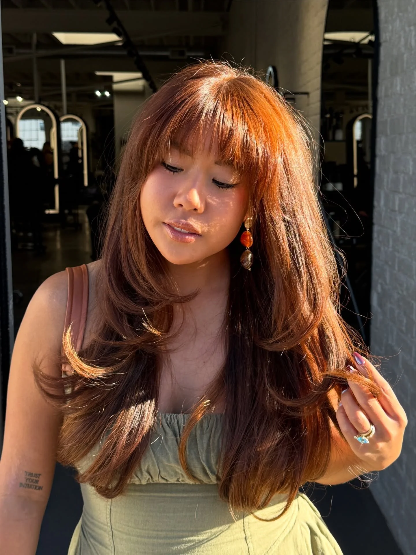 In the sunlight vs indoor🍂

For @skinbynari 

Used @wellahairusa 7/43 8/74 7/31 CT #wellastoreaffiliate code KIANNA for $$ off