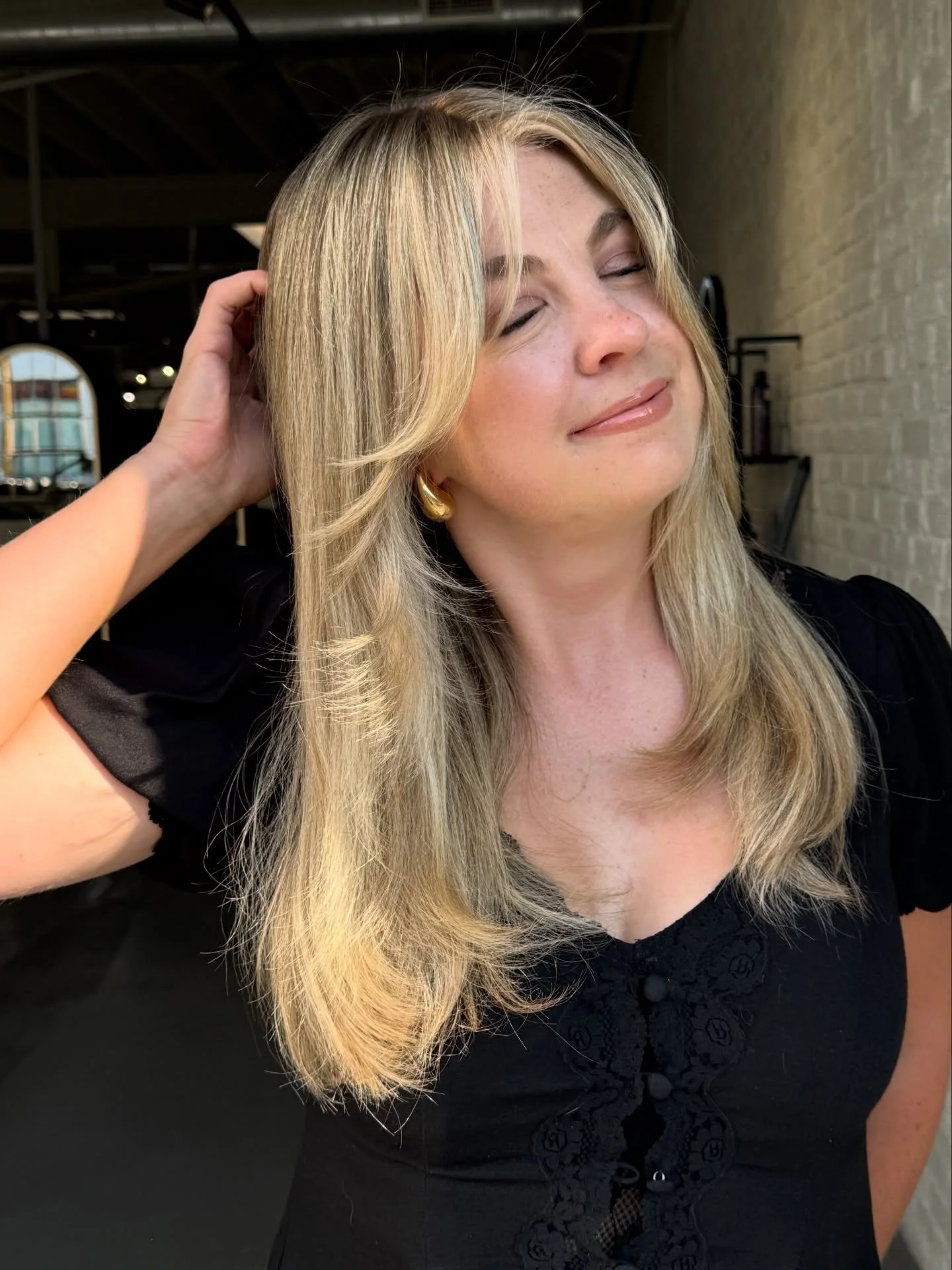 Channeling @sabrinacarpenter blonde ✨
10N 10GI 
@redkenpro @behindthechair_com @saloncentric 

#BTCxRedkenPartner #RedkenPartner #RedkenShadesEQ