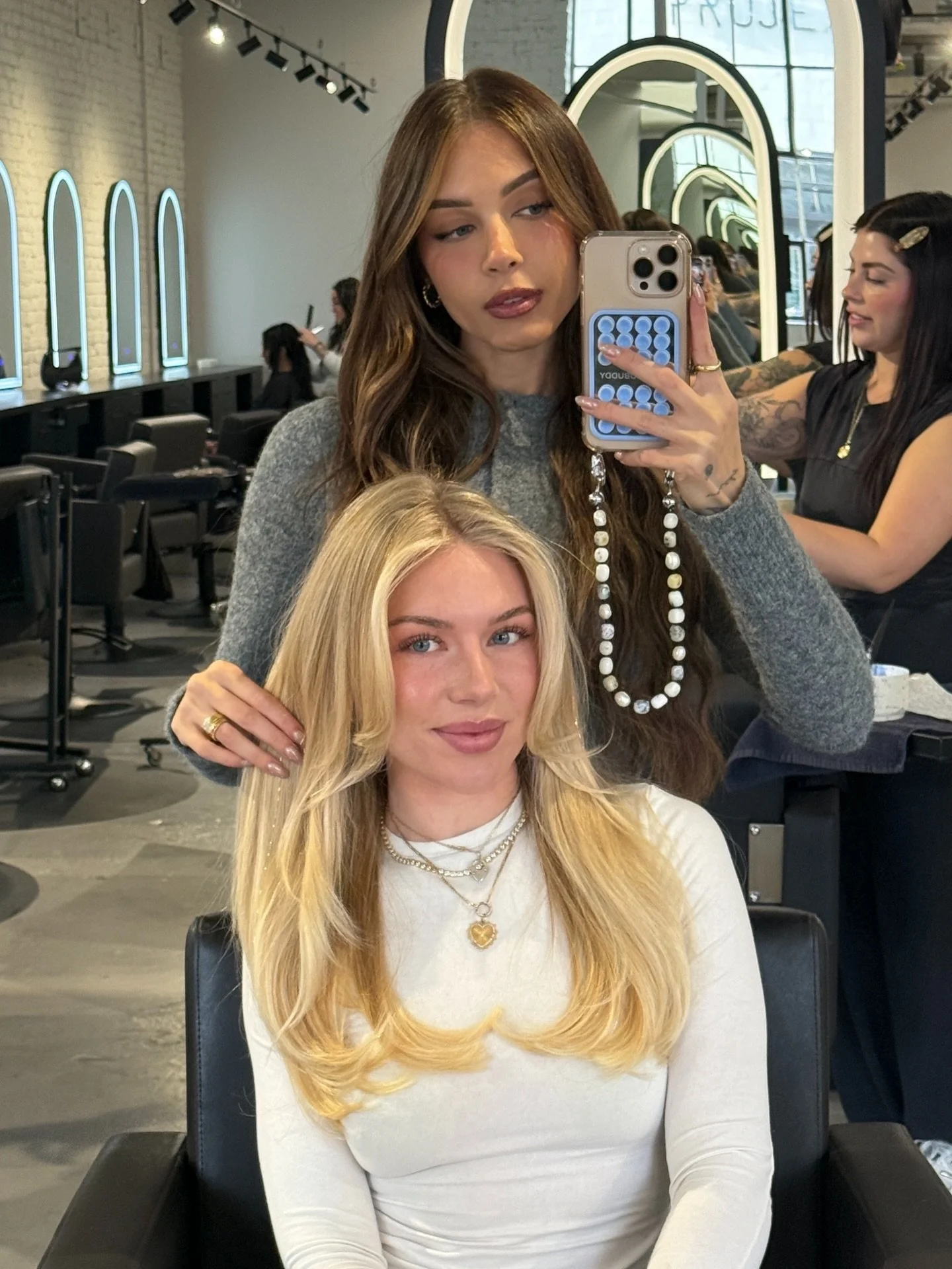 The warmth🍯
@redkenpro @behindthechair_com 
10GI 10NB 9AA SEQ @saloncentric #RedkenPartner