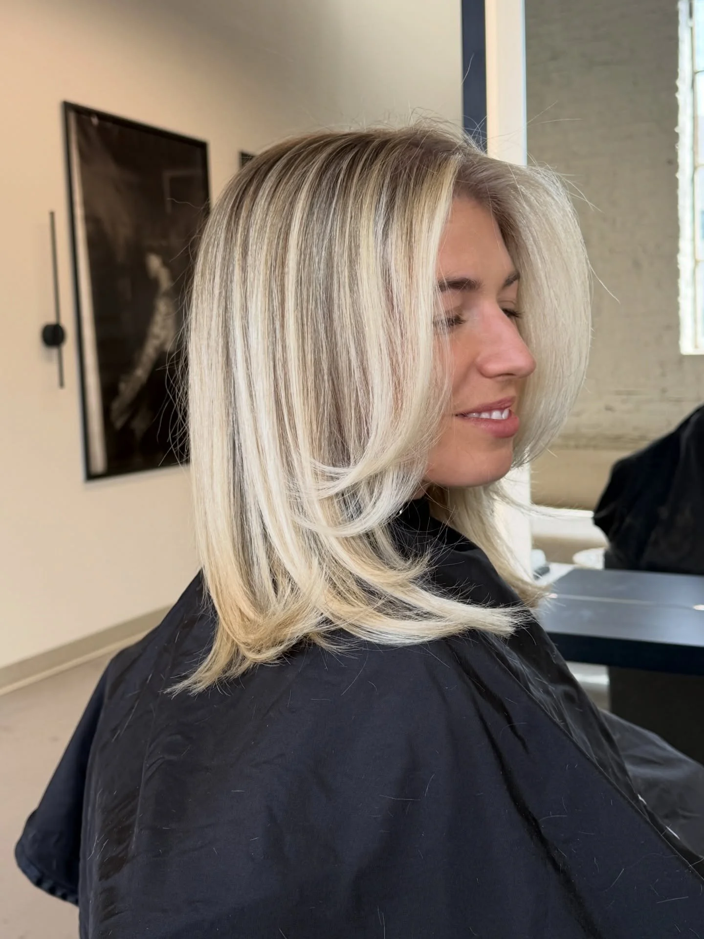 Checking back in&hellip;. Are the girlies going bright blonde again?!!! 👀😍

Side note if you haven&rsquo;t tried the new @matrix lightener, you really are fumbling. Not an ad