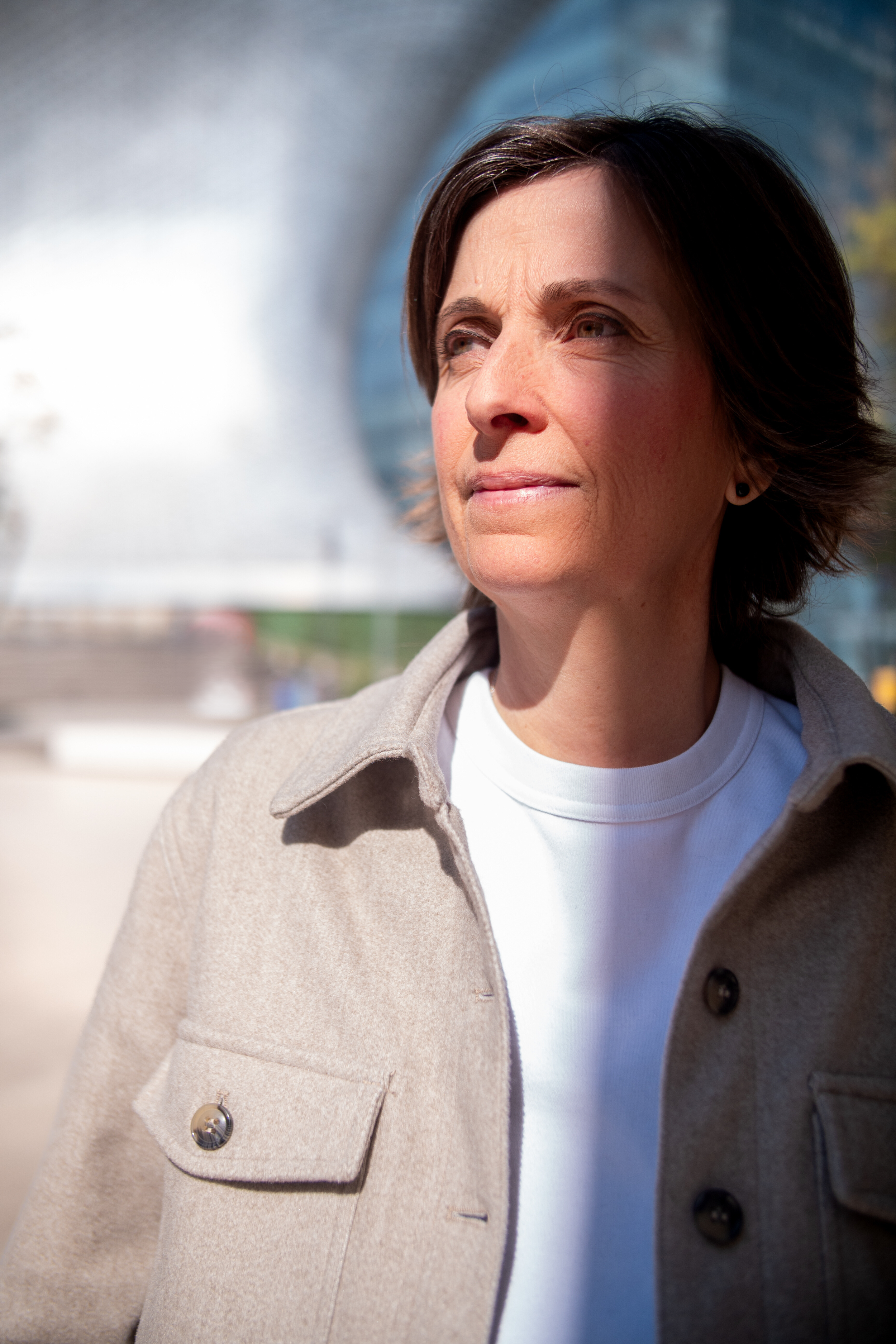 Portrait en exterieur de Delphine Auber, coach emotionnel sportif