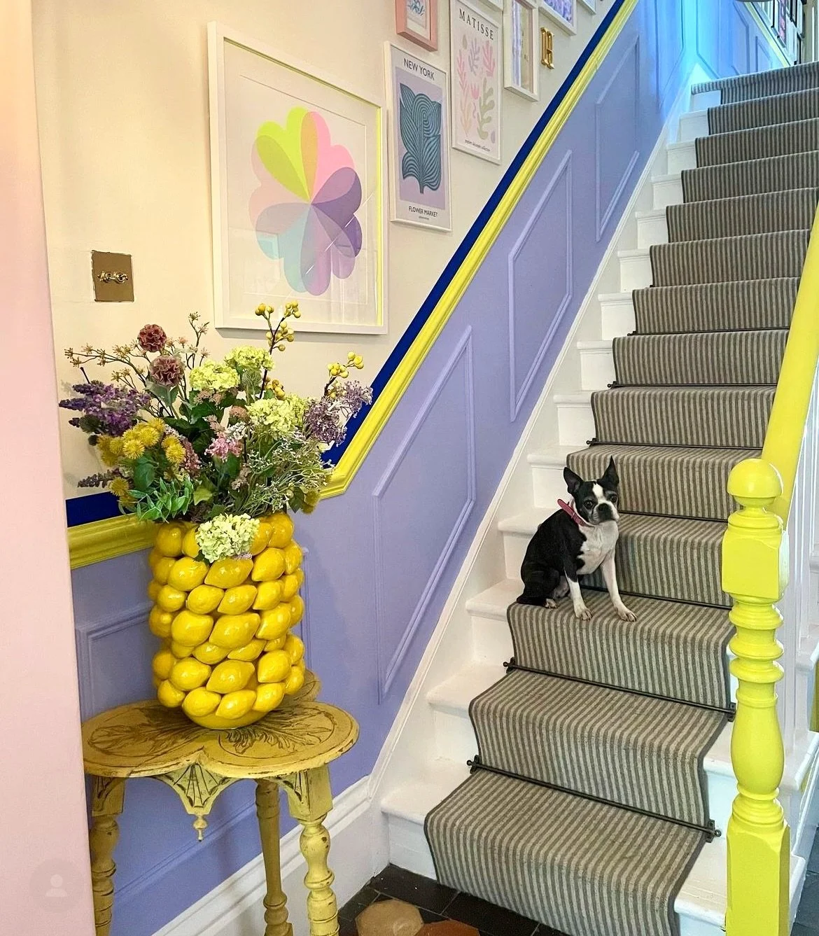 No need for a clever reel when you can post @baliol.house beautiful hallway shot, pure Joy! 💜🎾🩵 #colourfulhomevibe #hallwaydecor #gallerywallinspo