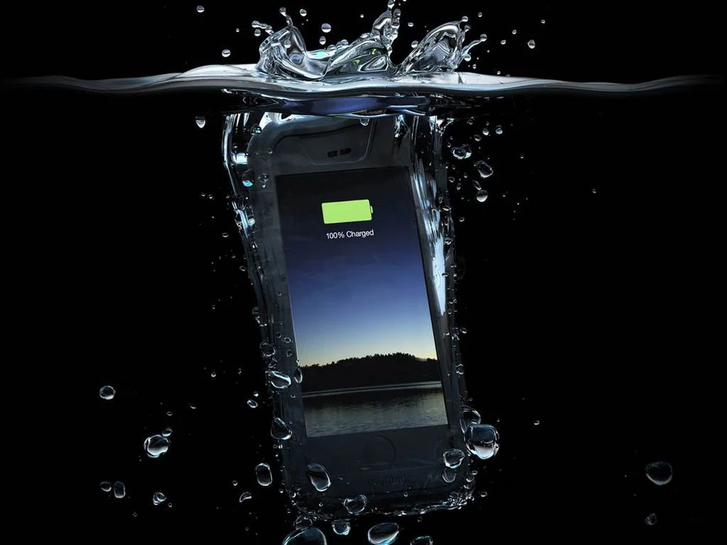 mophie-waterproof-iphone-6-case.jpg
