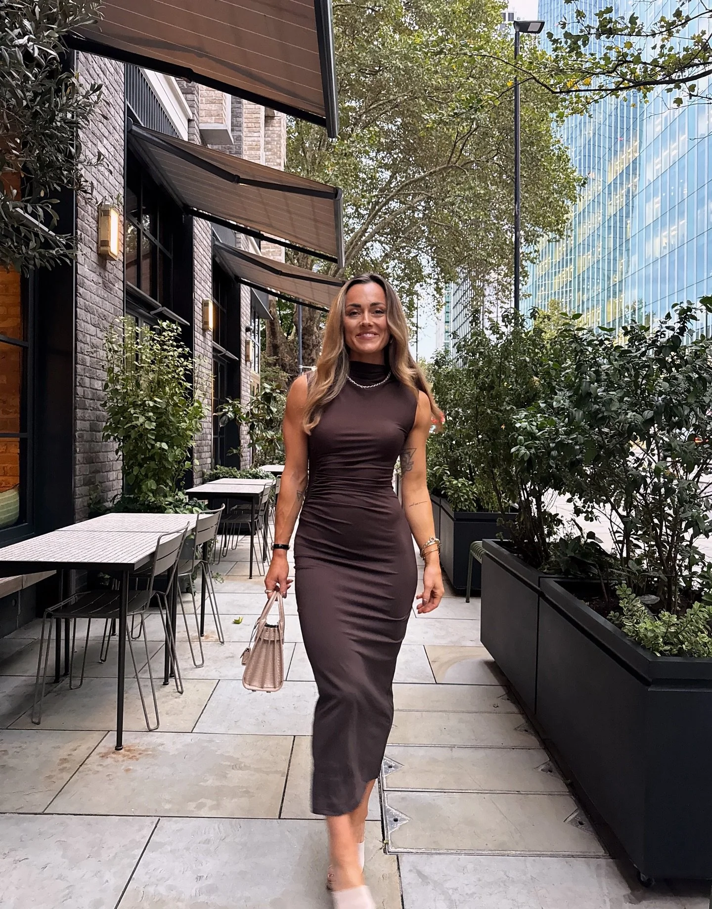 ✨ spontaneous weekends > planned ones ✨
we booked a last-minute stay at @thehoxtonhotel through the @dis_loyalty_ and it turned into the dream london weekend 🫶🏼
✨ celebrating my brother’s 30th and then one of my best friends the next day