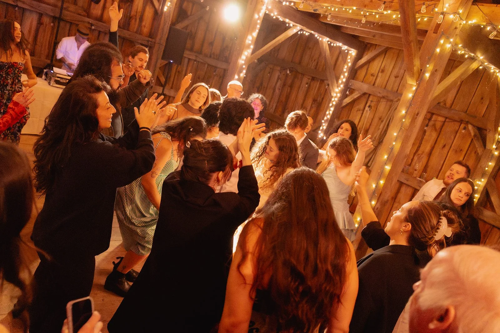 EmmaForest-Wedding-Sneaks-JessBuckleyPhoto-30_websize.jpg