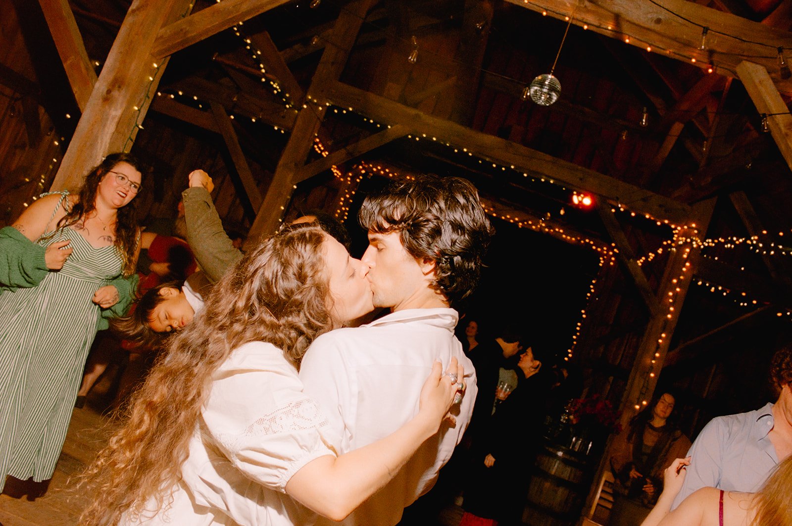 EmmaForest-Wedding-Sneaks-JessBuckleyPhoto-97_websize.jpg