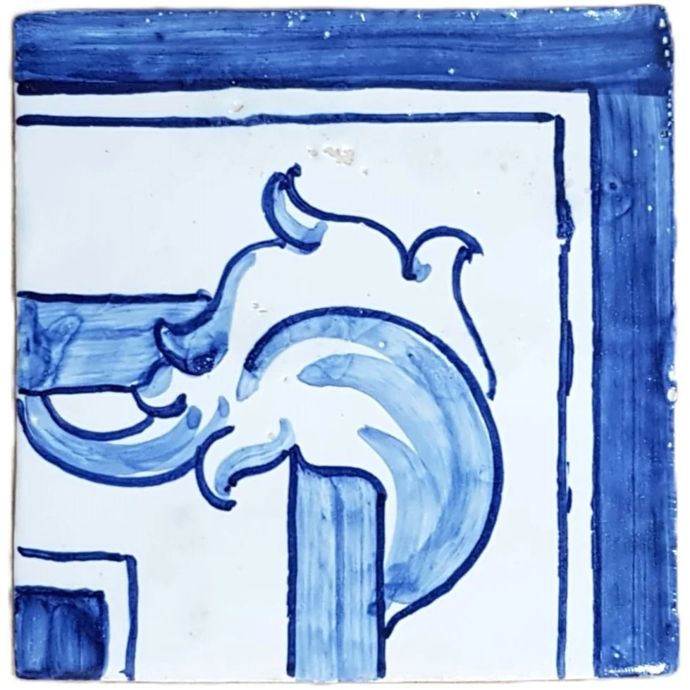 Classic Pattern 3 Corner Blue