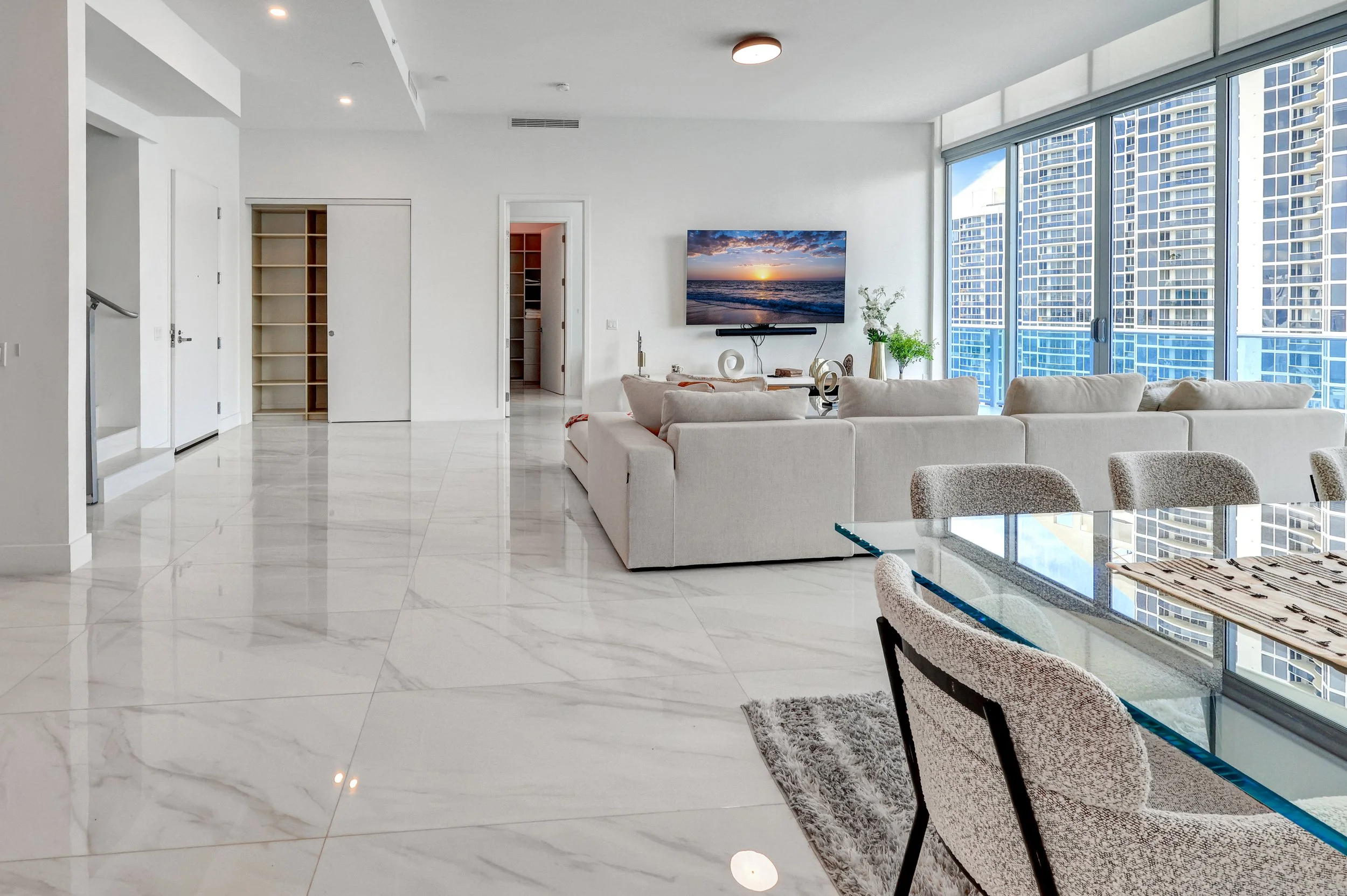 03-17550 Collins Ave-3.jpg