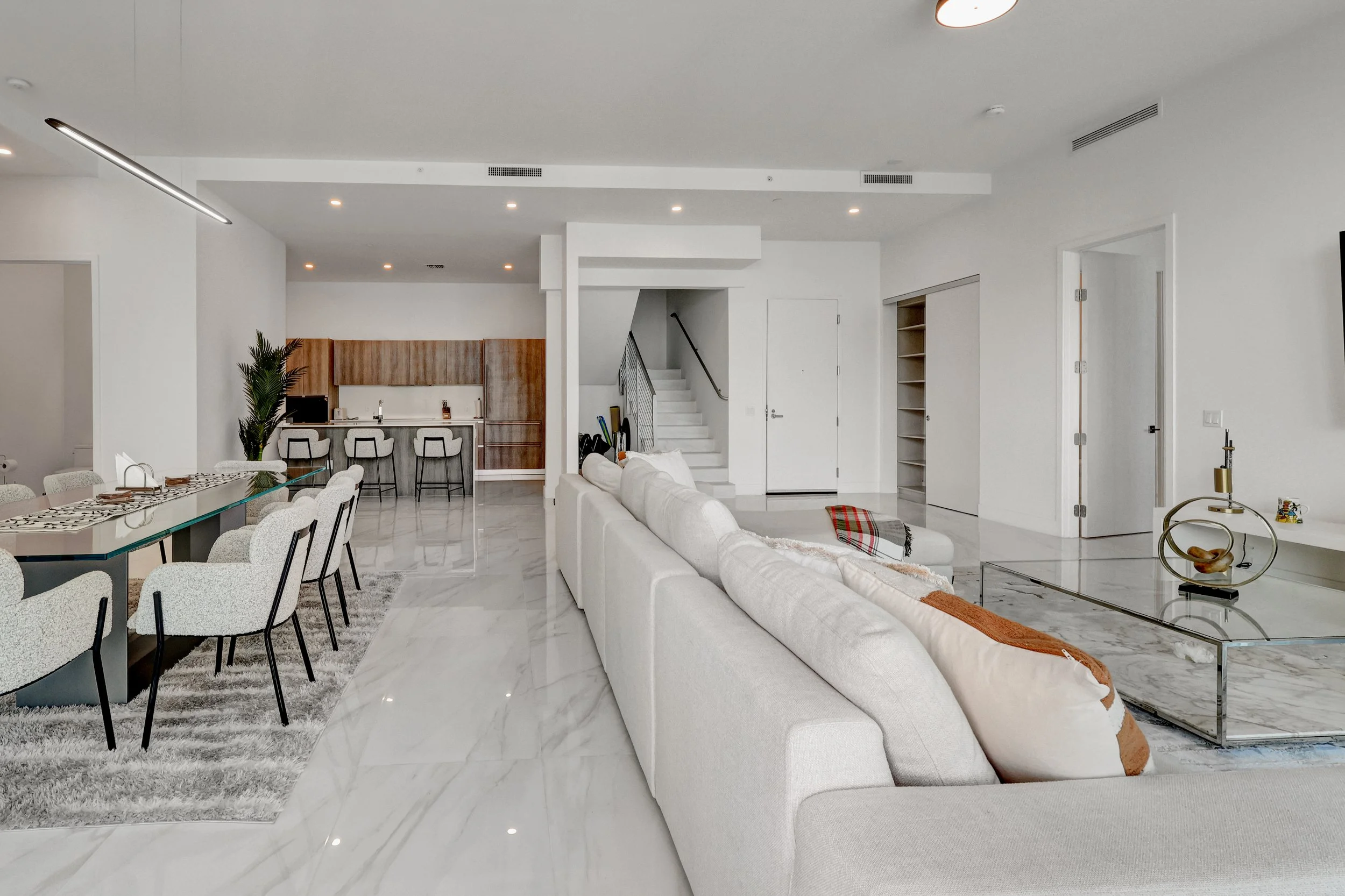 12-17550 Collins Ave-12.jpg