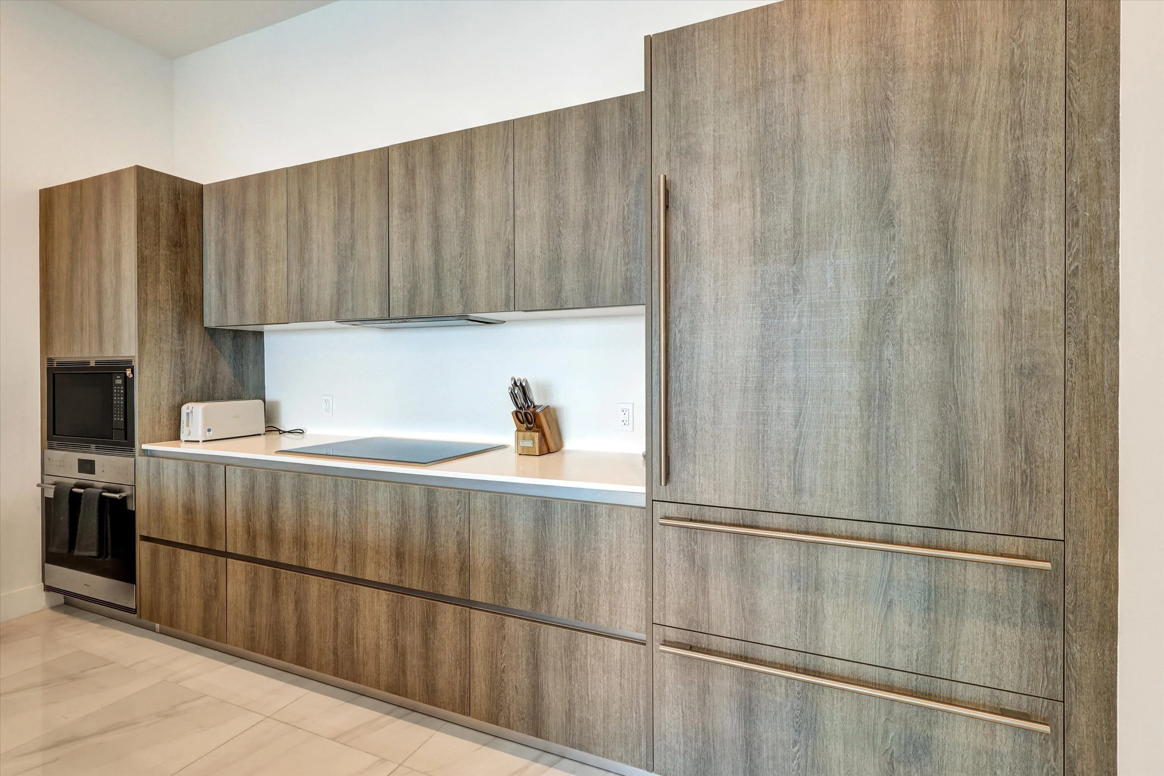 22-17550 Collins Ave-22.jpg