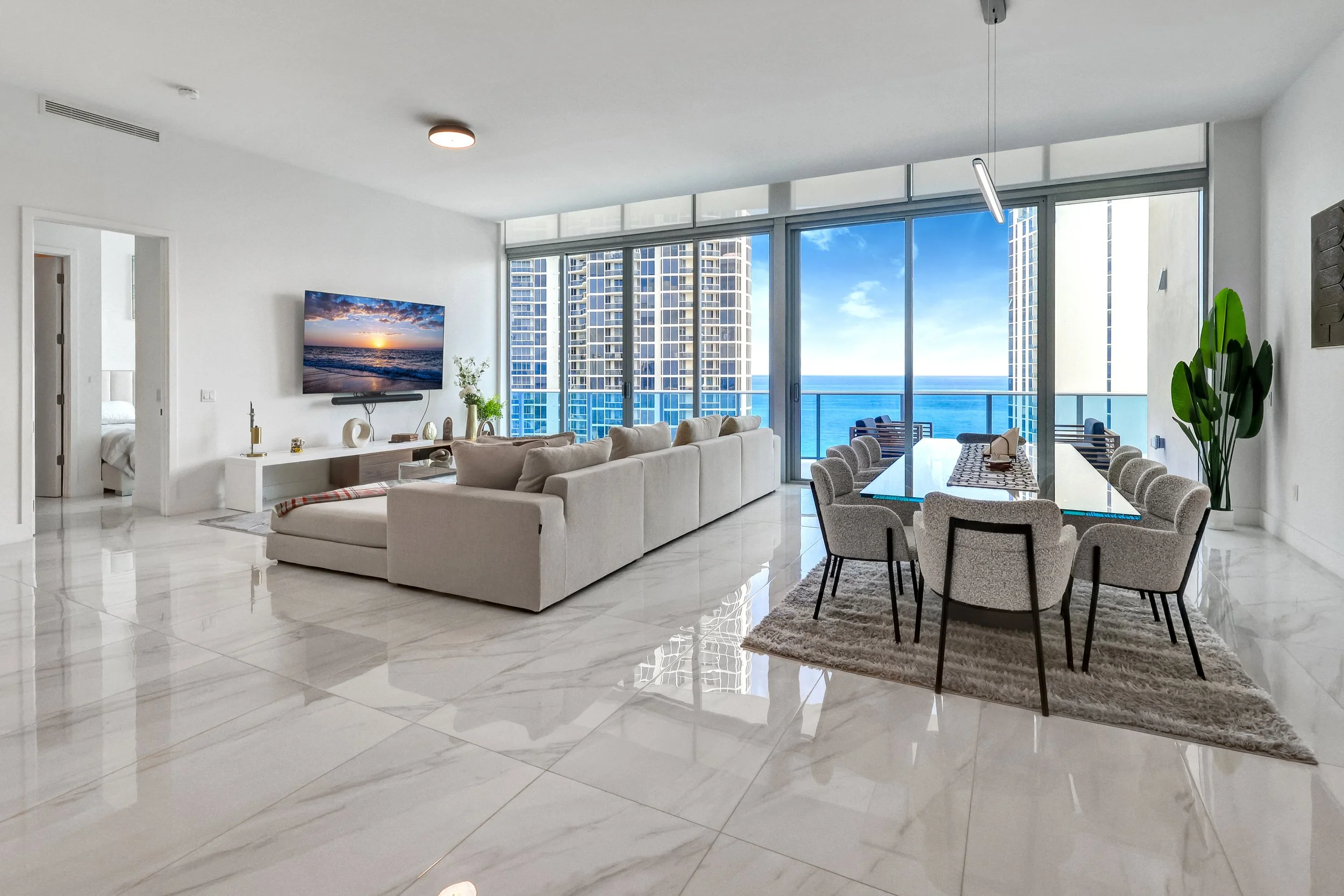 01-17550 Collins Ave-1.jpg