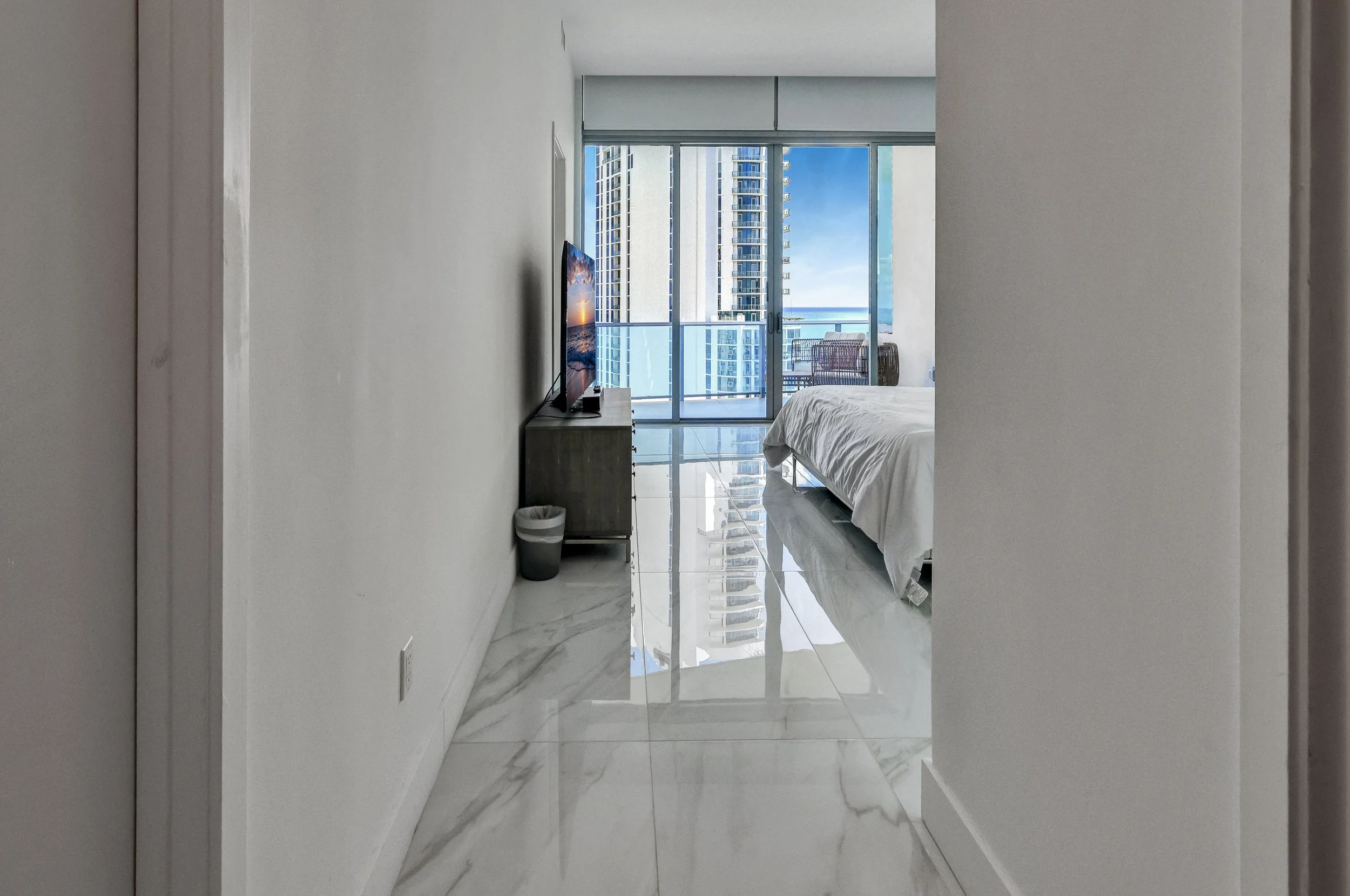 27-17550 Collins Ave-27.jpg