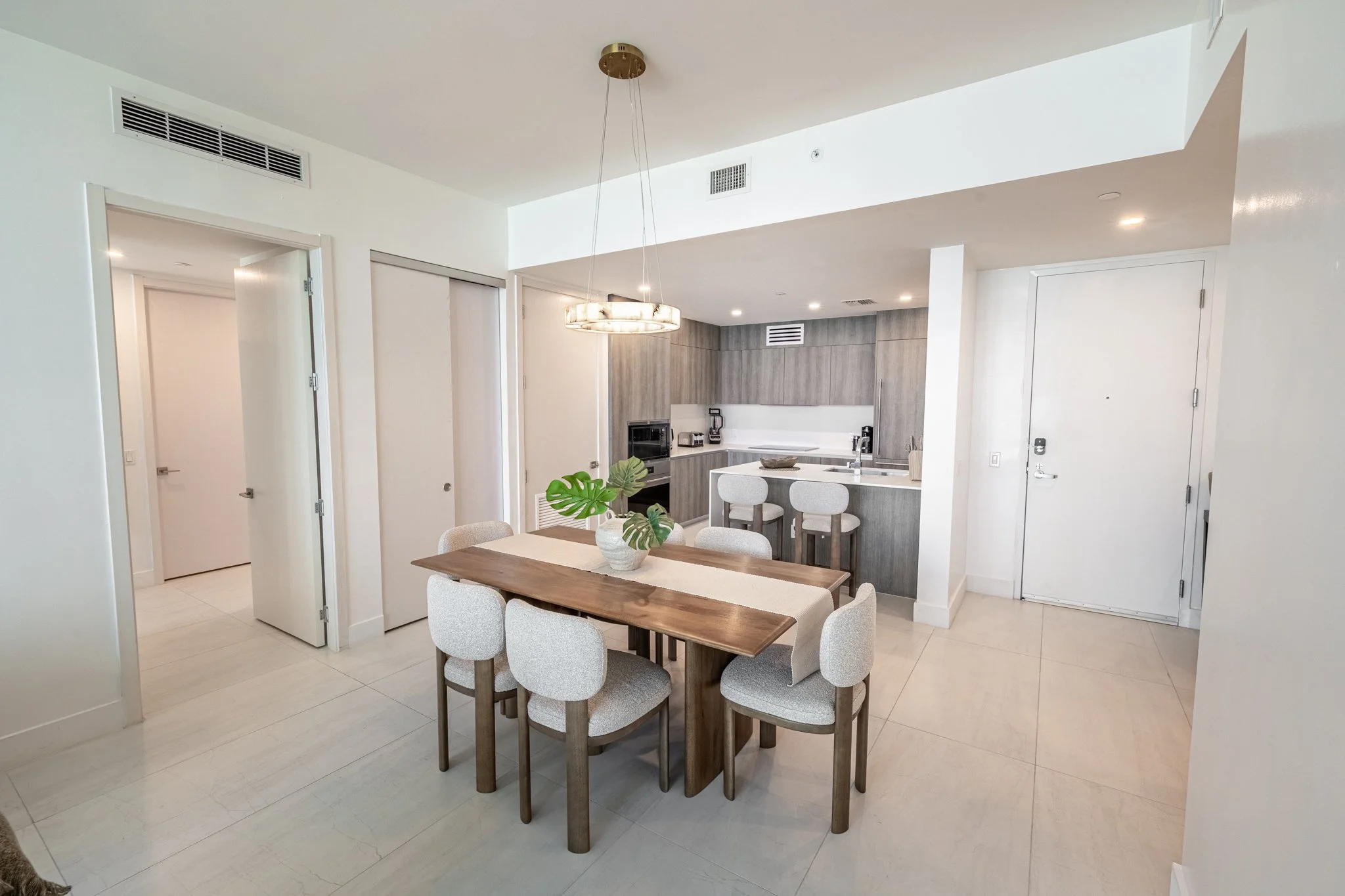 Dining room-2.jpg