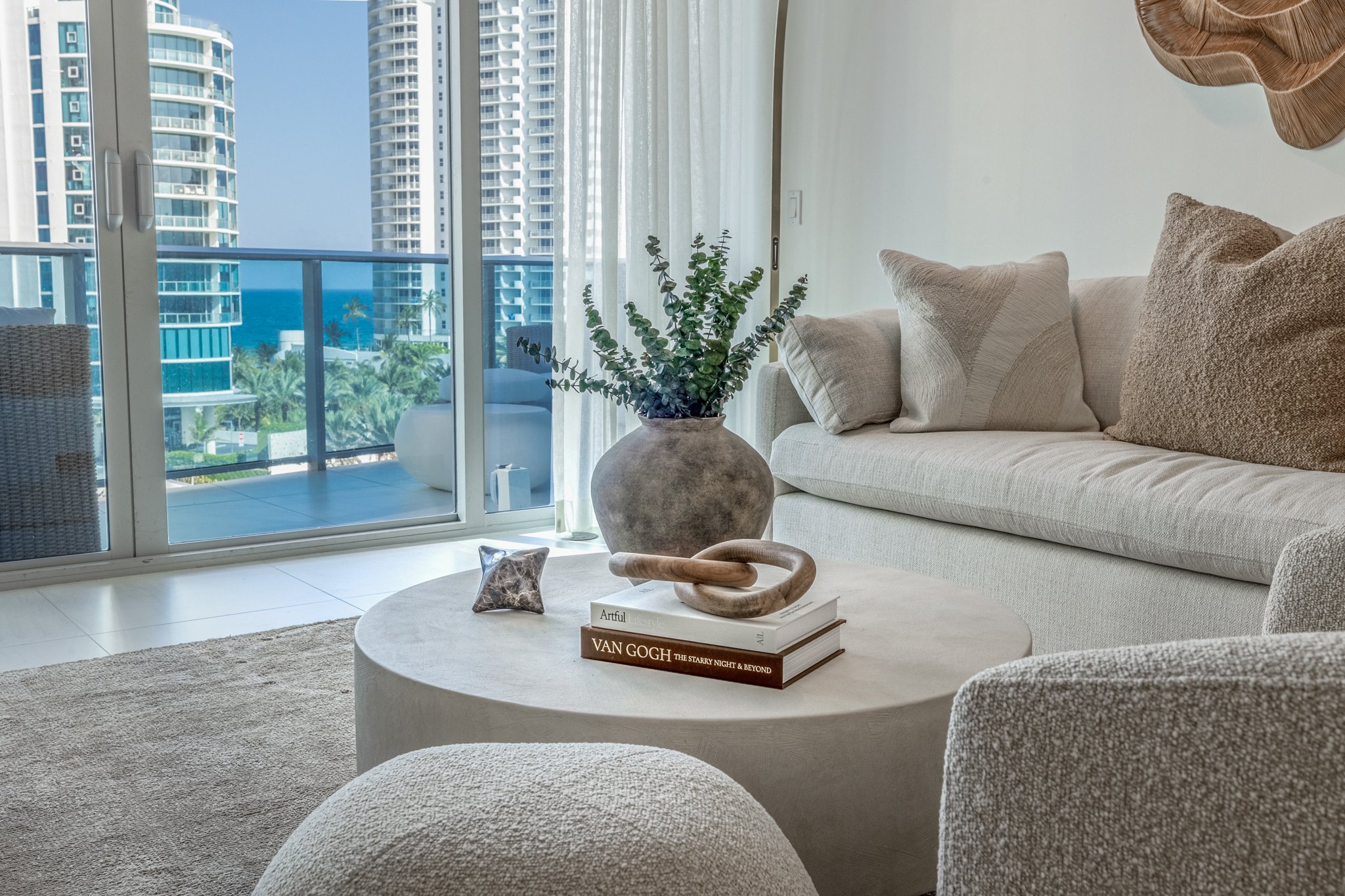 living room-8.jpg