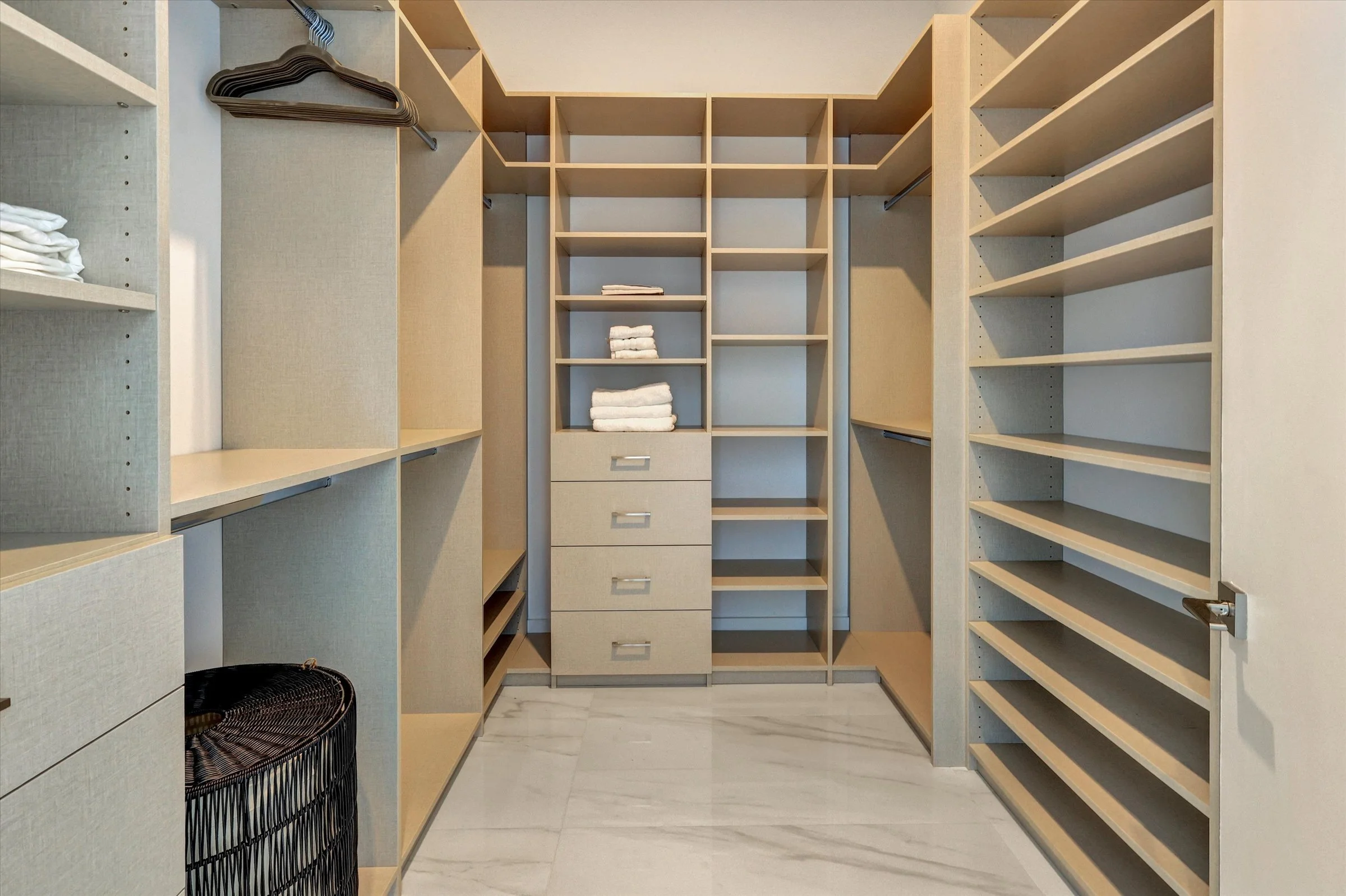 28-17550 Collins Ave-28.jpg