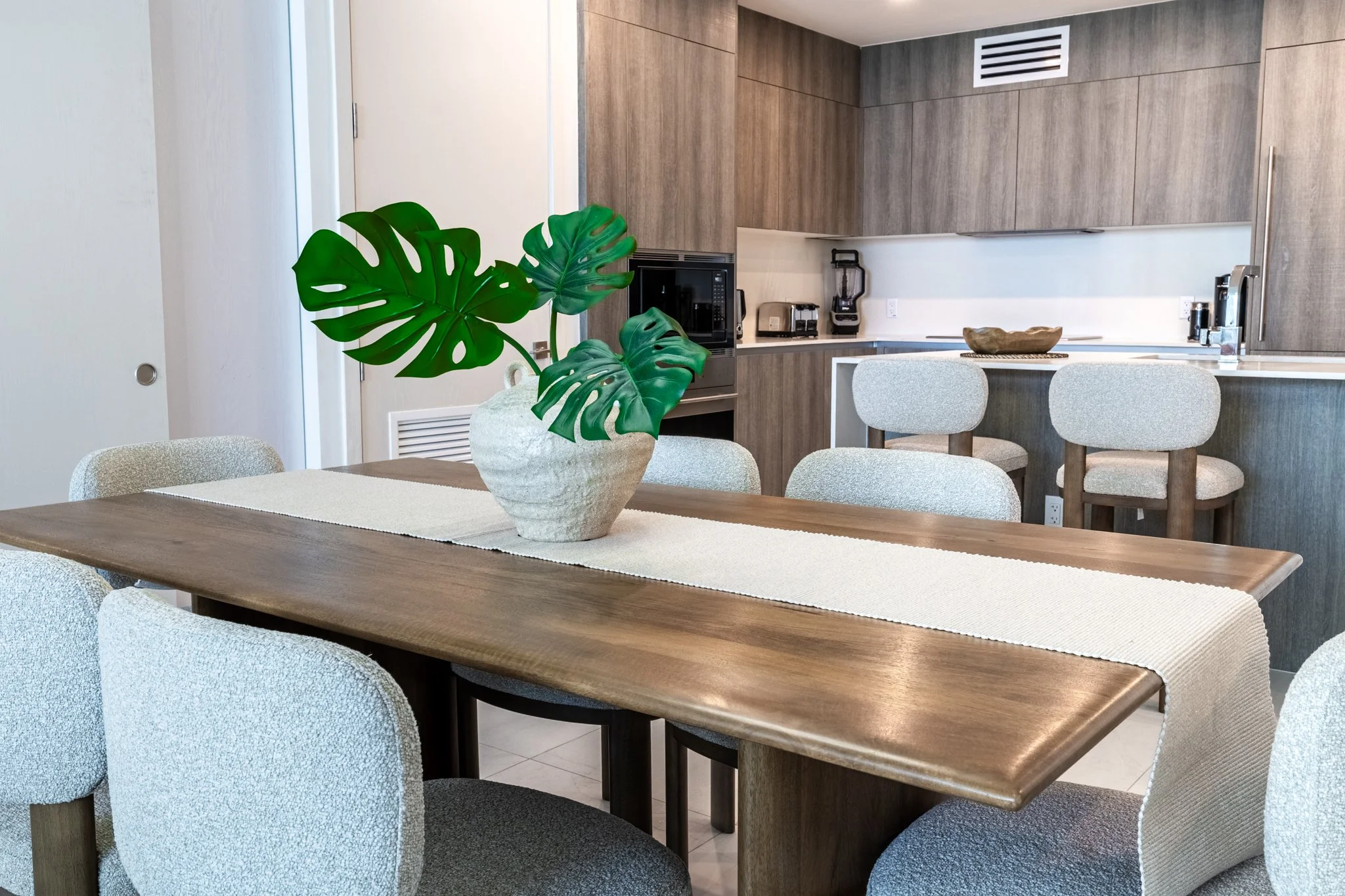 Dining room-3.jpg