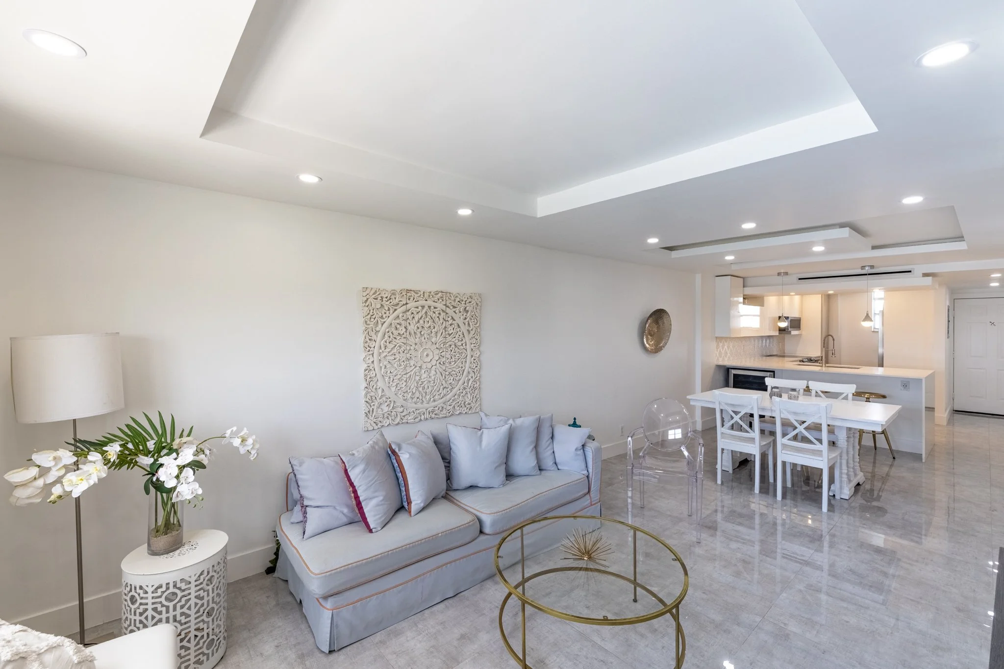 Living room-3.jpg